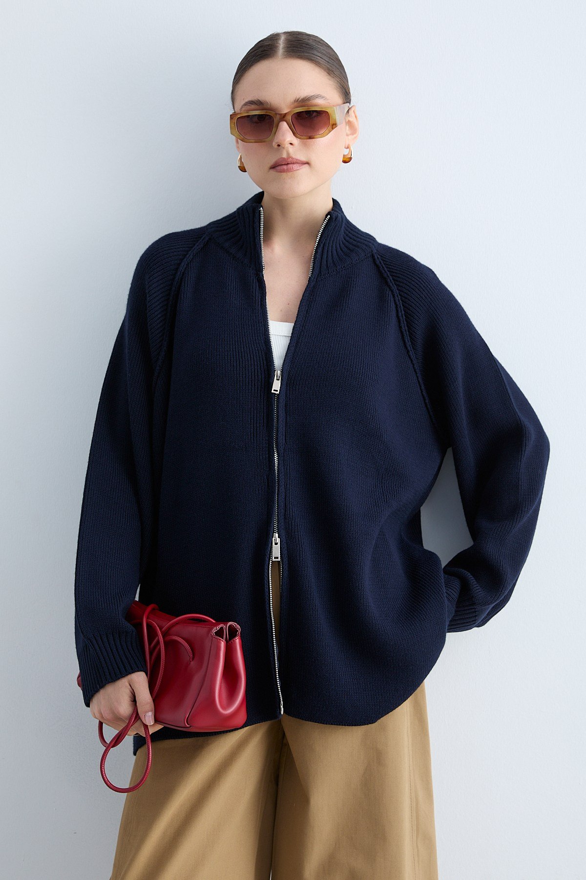 Kadın Triko Dik Yaka Fermuarlı Oversize Hırka Raglan Kollu Örgü Ceket -Lacivert