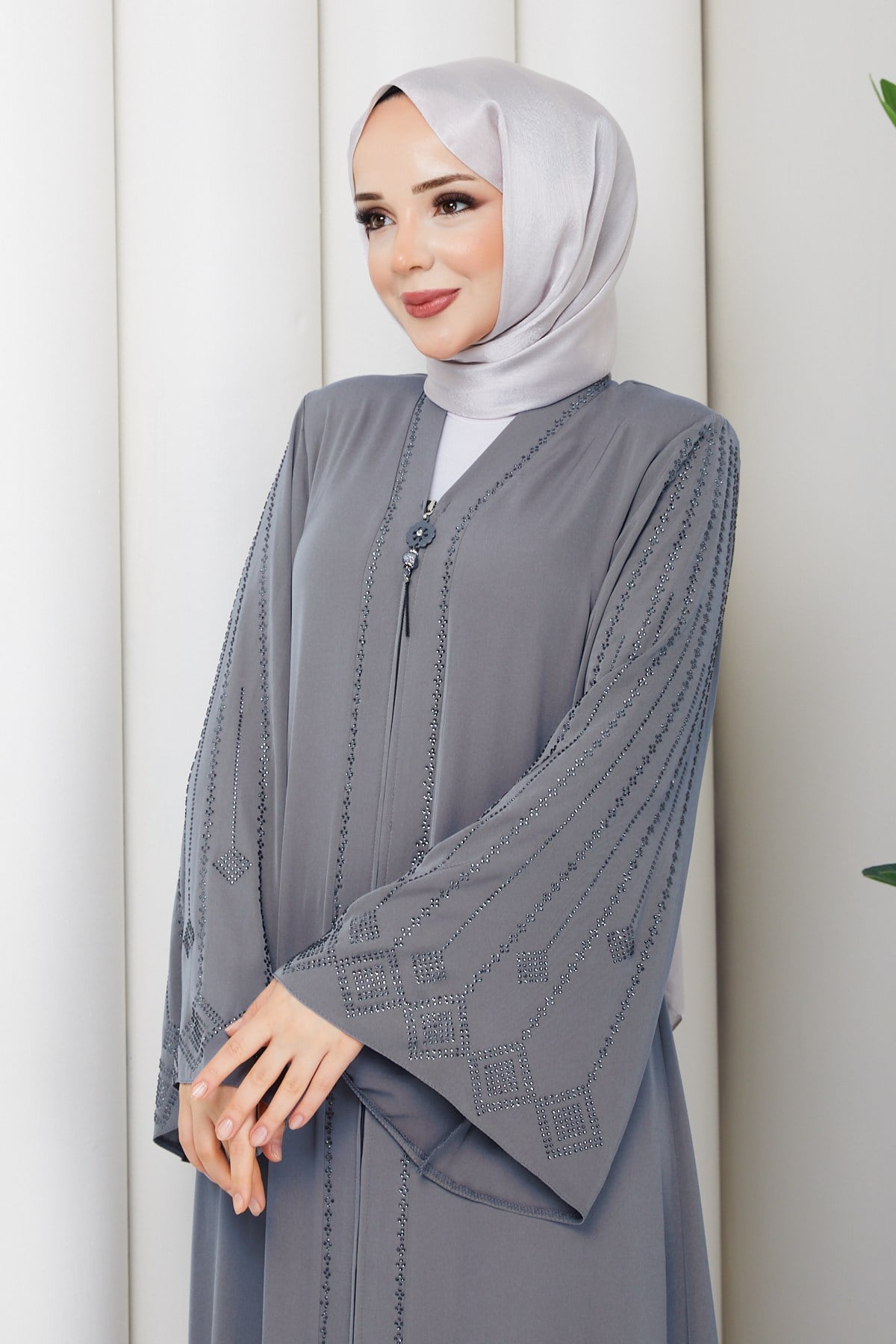 ABAYA DUBAİ İPEĞİ TAŞLI FERACE / Gri