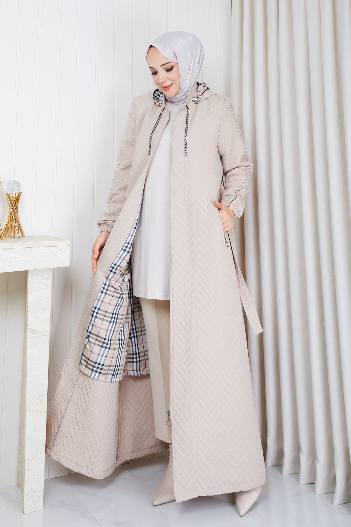 BURBERY DESENLİ KAPİTONE / Krem