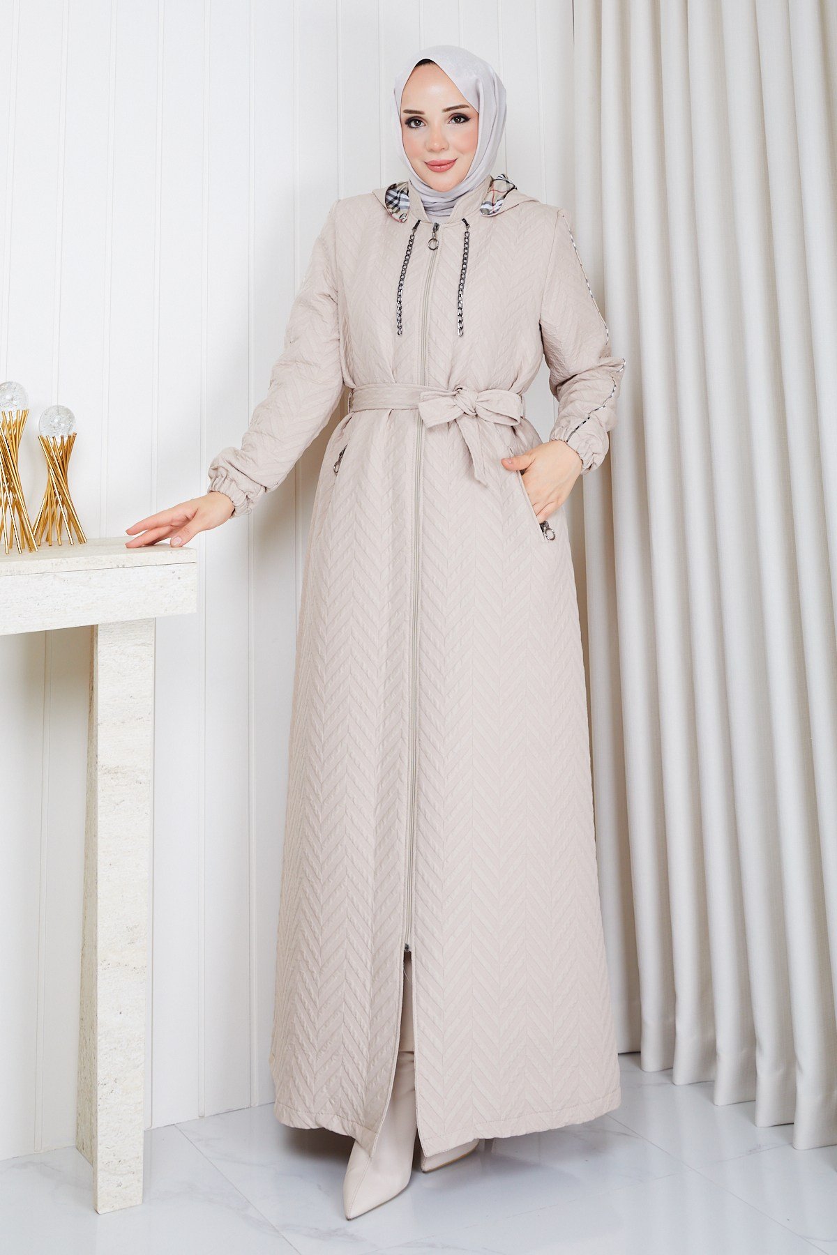 BURBERY DESENLİ KAPİTONE / Krem