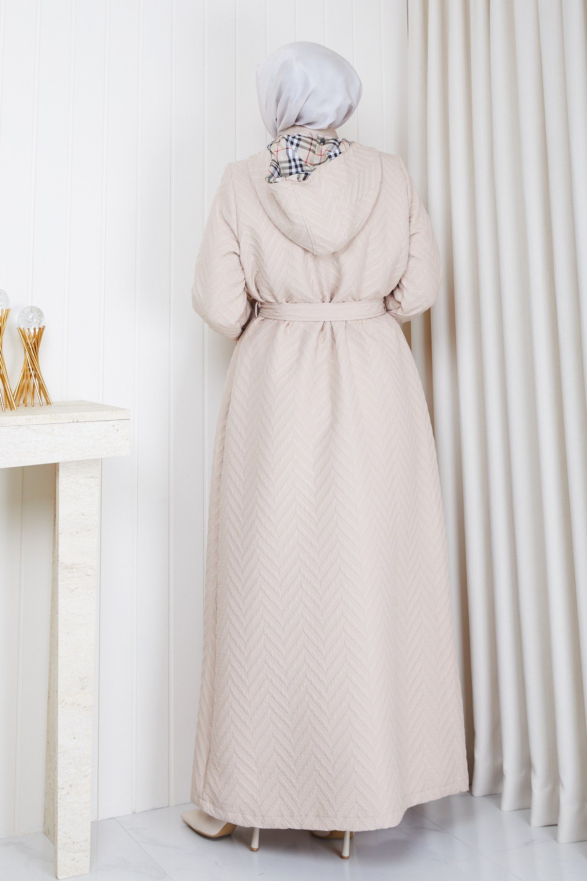 BURBERY DESENLİ KAPİTONE / Krem