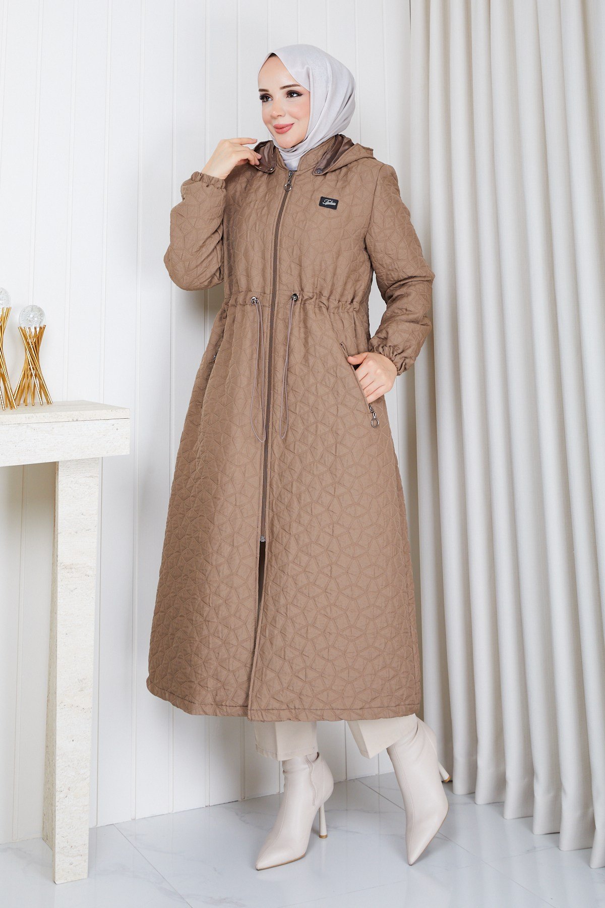 KAPŞONLU BELİ LASTİKLİ KAPİTONE / Camel