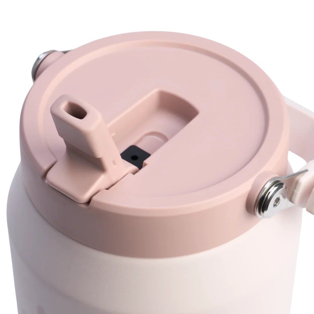 Stanley The IceFlow™ Flip Straw 2.0 Jug 1.90L / 64oz - Rose Quartz