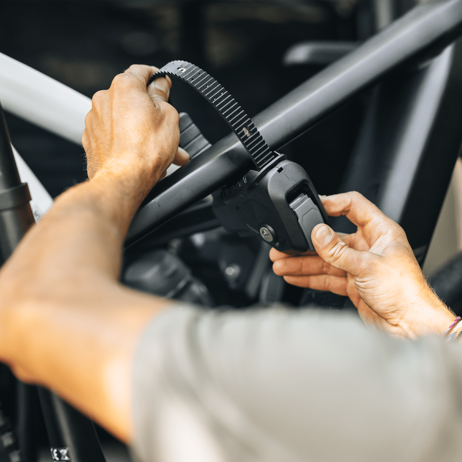 thule-velotrack-frame-3797-4.png