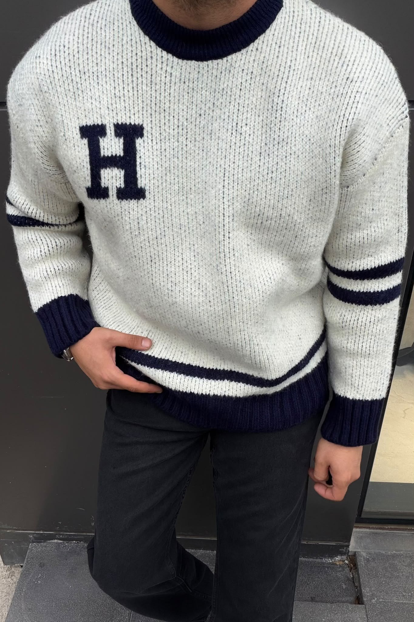 Kalın Oversize H Baskılı Kazak Mavi-Beyaz