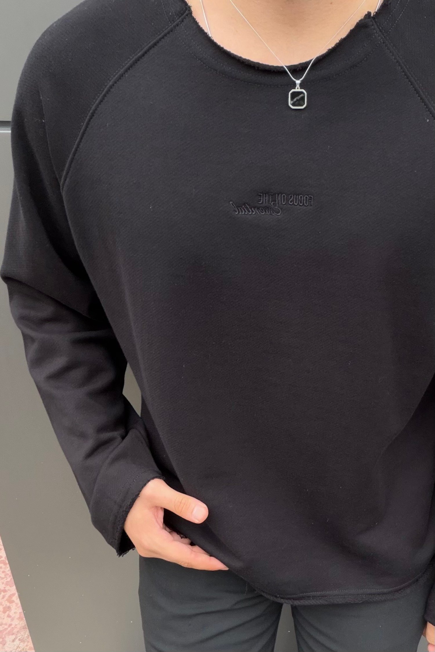Pis Yaka Oversize Baskılı Kazak Siyah