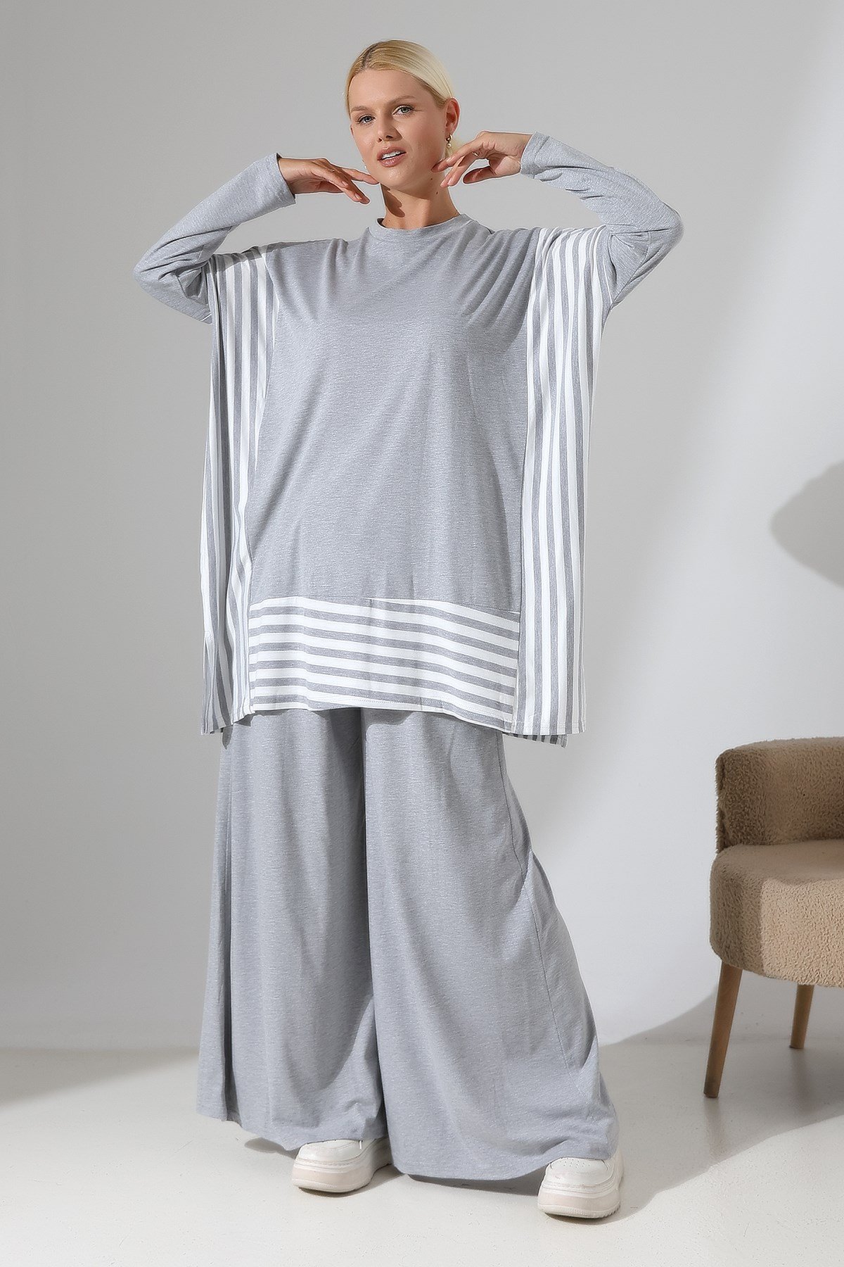 Çizgi Detaylı Oversize Tesettür İkili Takım – Siyah