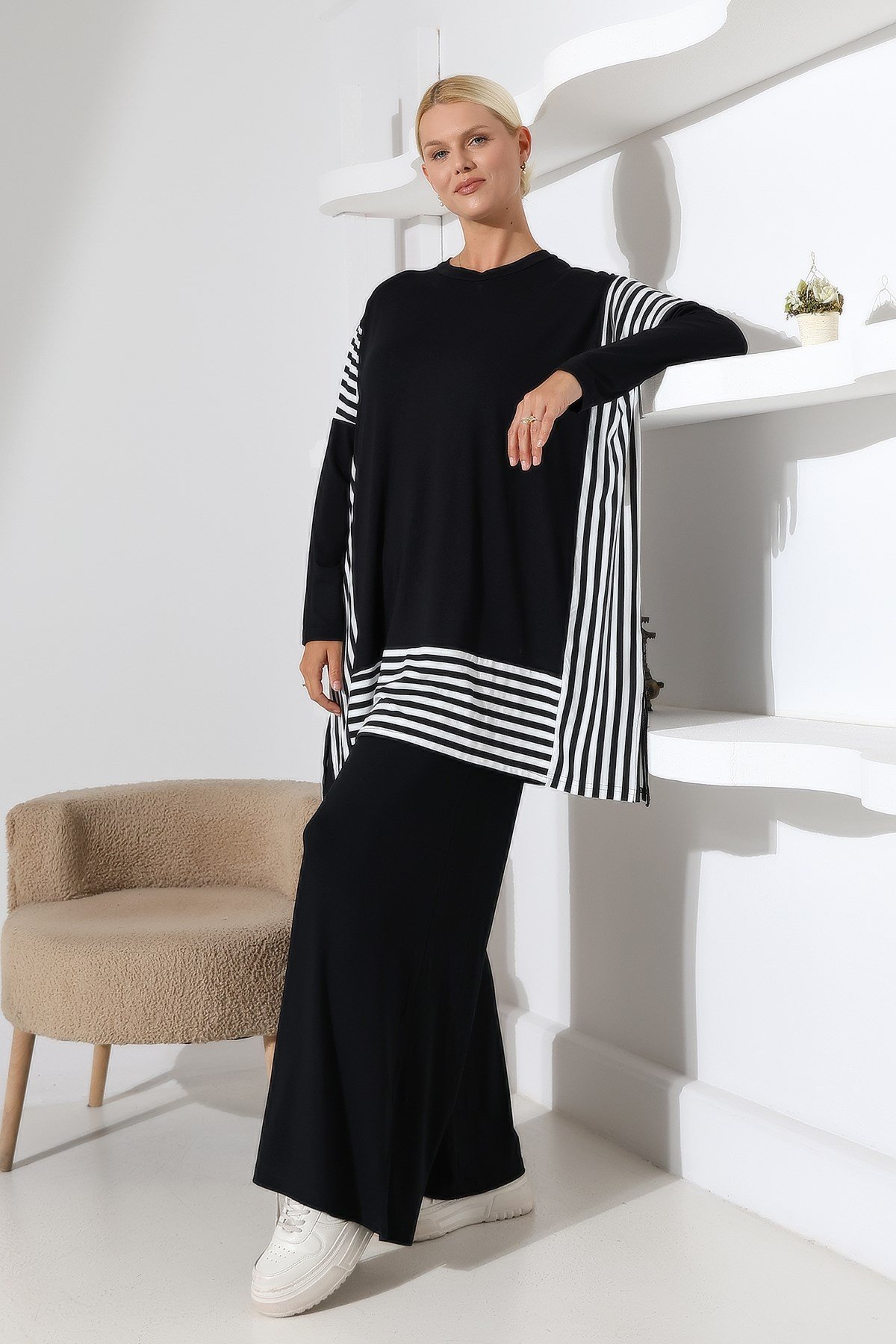 Çizgi Detaylı Oversize Tesettür İkili Takım – Siyah