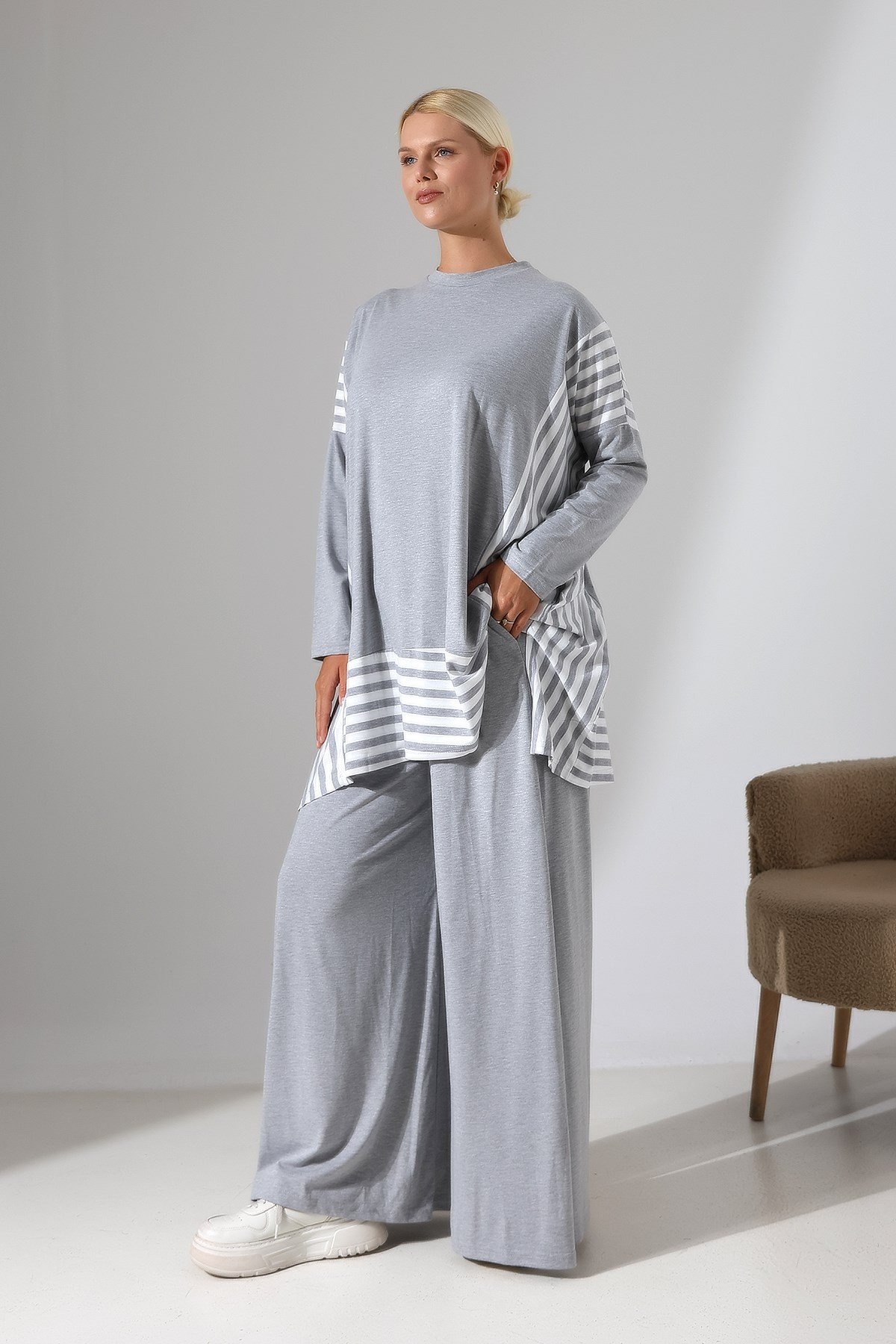 Çizgi Detaylı Oversize Tesettür İkili Takım – Siyah