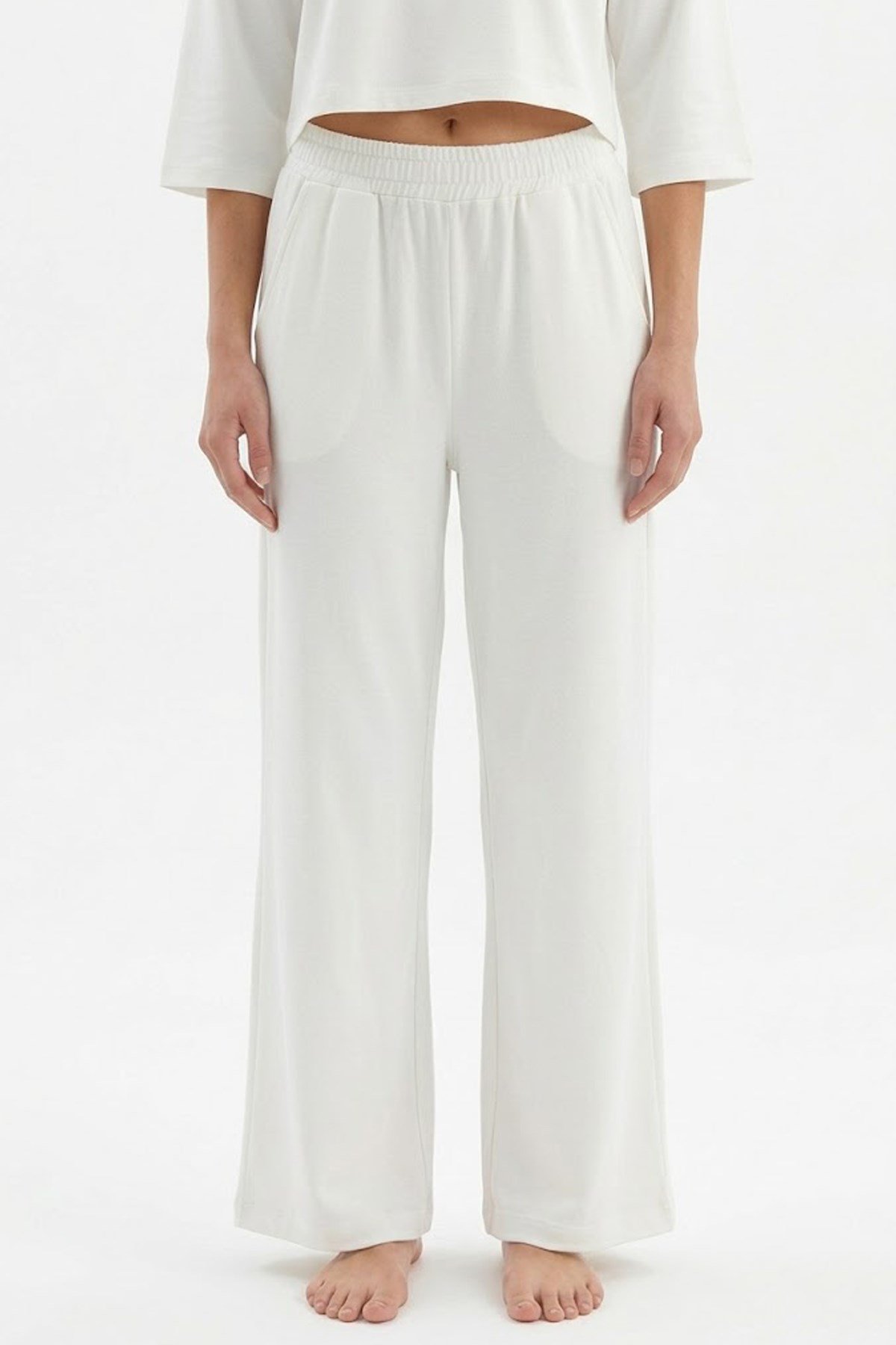 Cix Line Kadın Beyaz Relax Fit Likralı Polyviscon Crop Tişört Ve Geniş Paça Pantolon İkili Takım