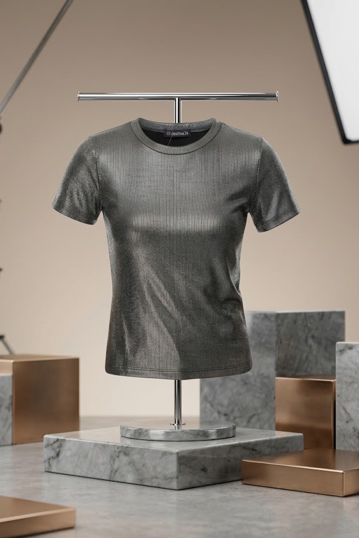 Premium Varaklı Siyah Parlak Örme Tişört - %100 Likralı Tam Esnek Bayan Tshirt