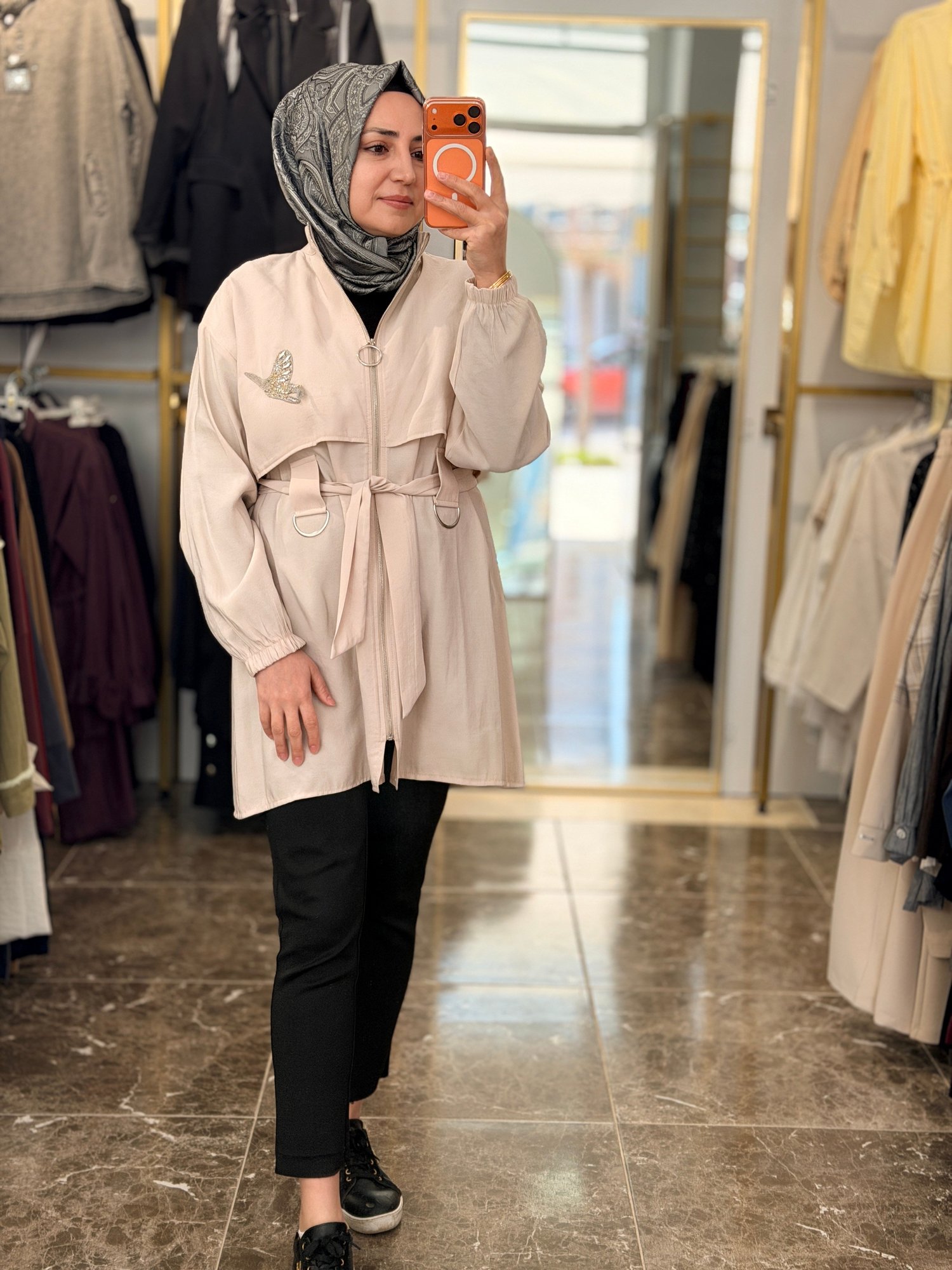 1362 Önden Fermuarlı Giy Çık Kap | Ekru