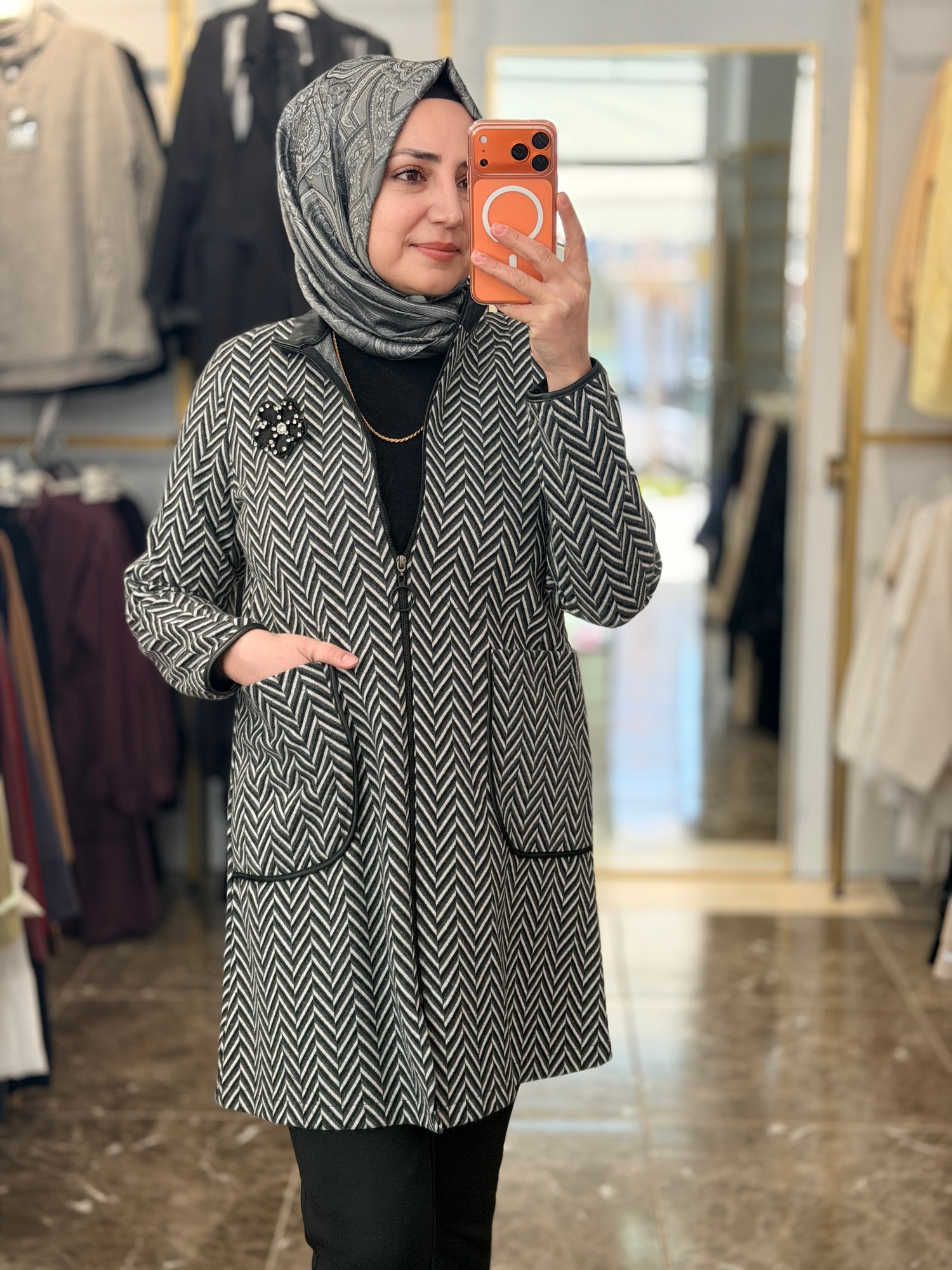3027 Natue Siyah Beyaz Çizgili Kap