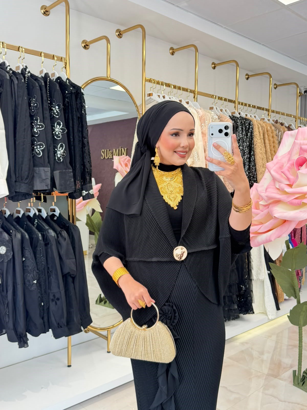 GÜLLLÜ TAKIM
