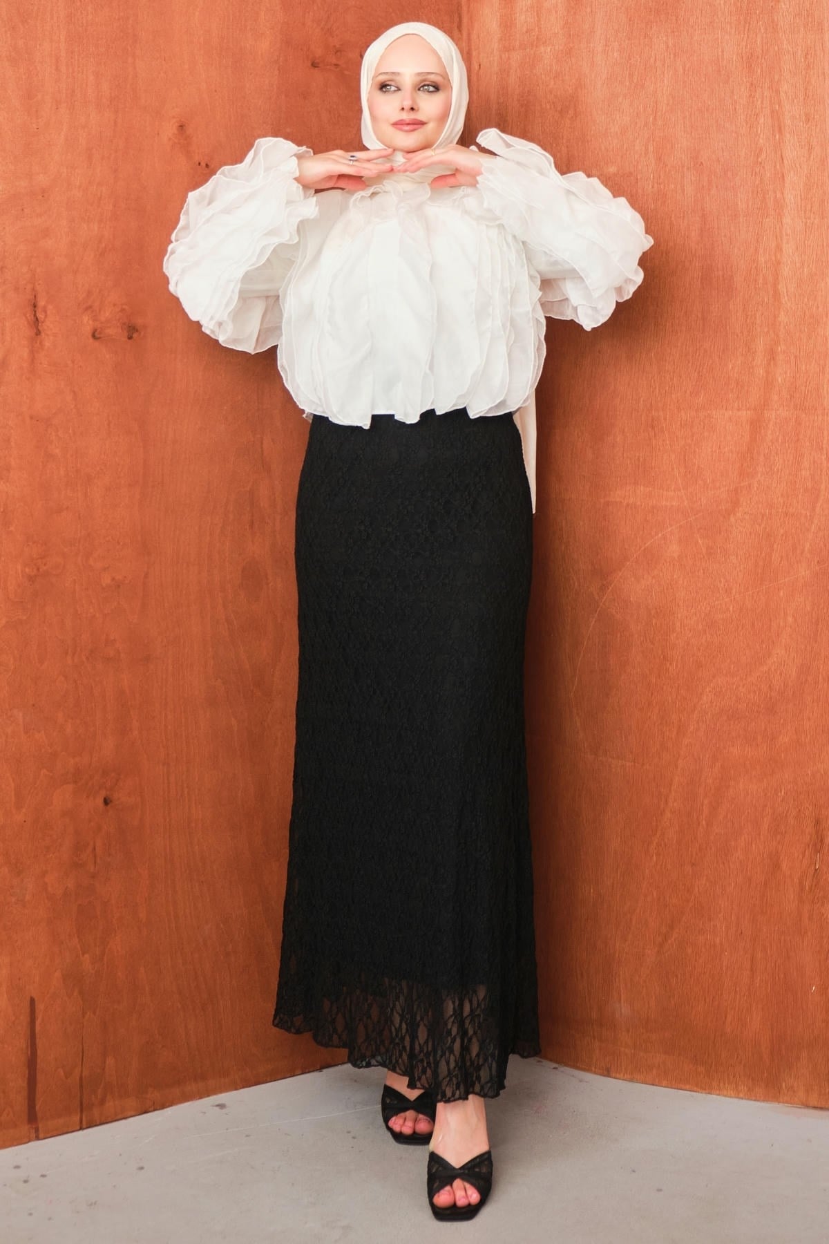 kadin-astarli-firfirli-beyaz-sifon-blu-5e0455.jpg