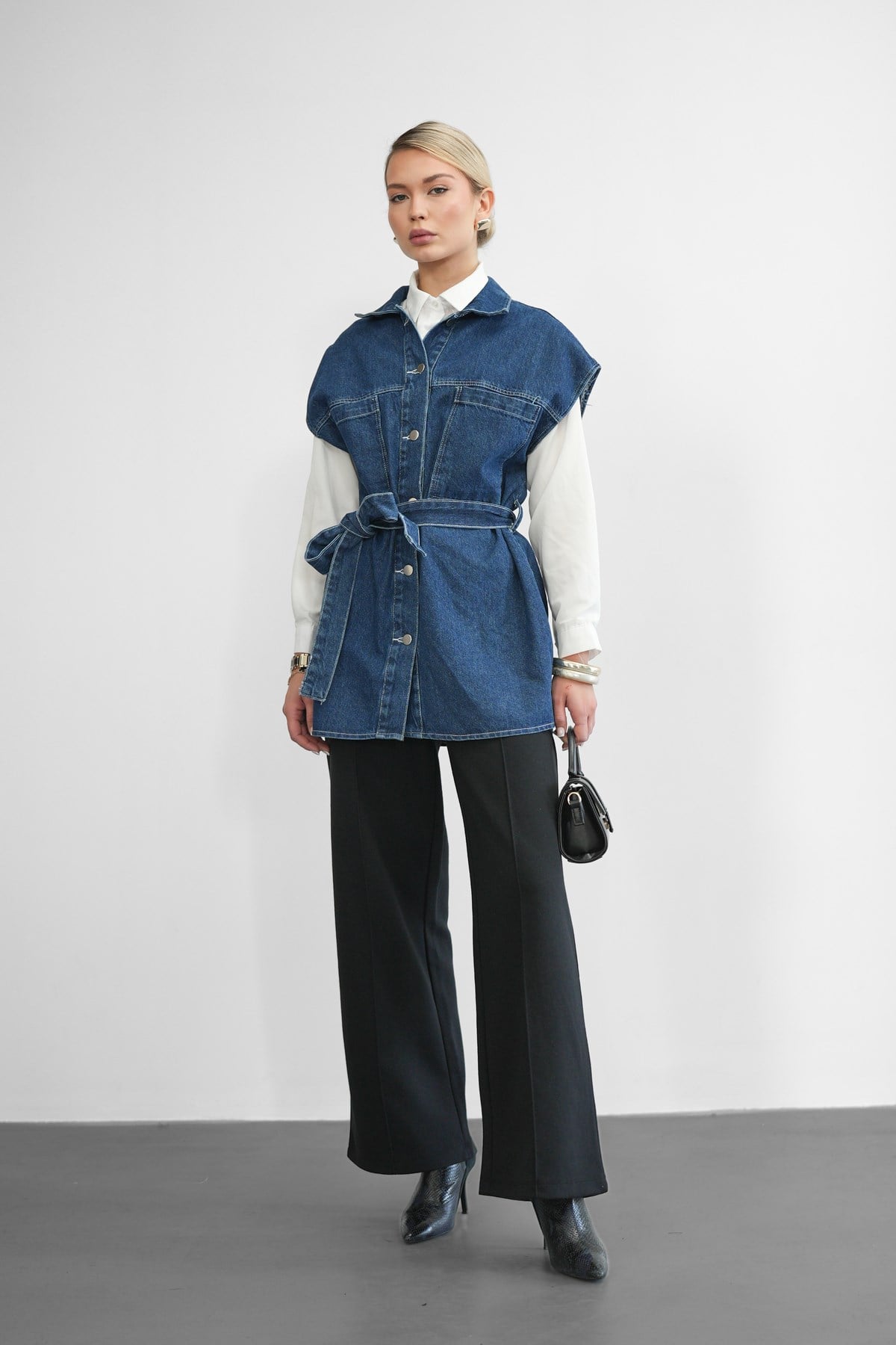 Kadın Kuşaklı Denim Oversize Düğmeli Kot Yelek