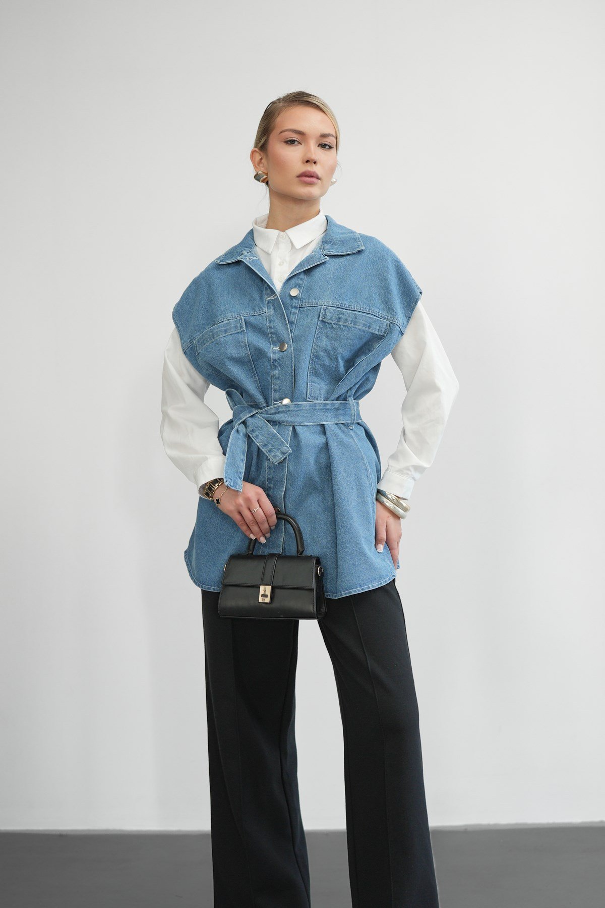 Kadın Kuşaklı Denim Oversize Düğmeli Kot Yelek
