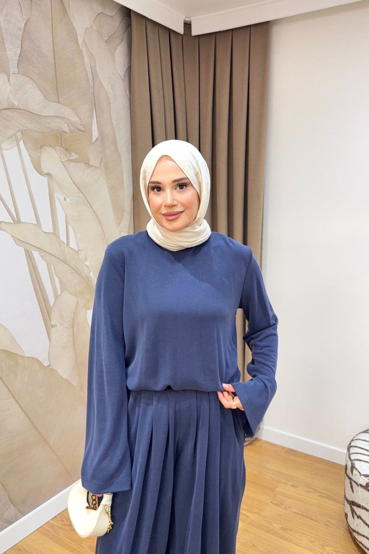 molly-nelly-bol-havuc-kesim-pantolonlu-c307ed.jpg