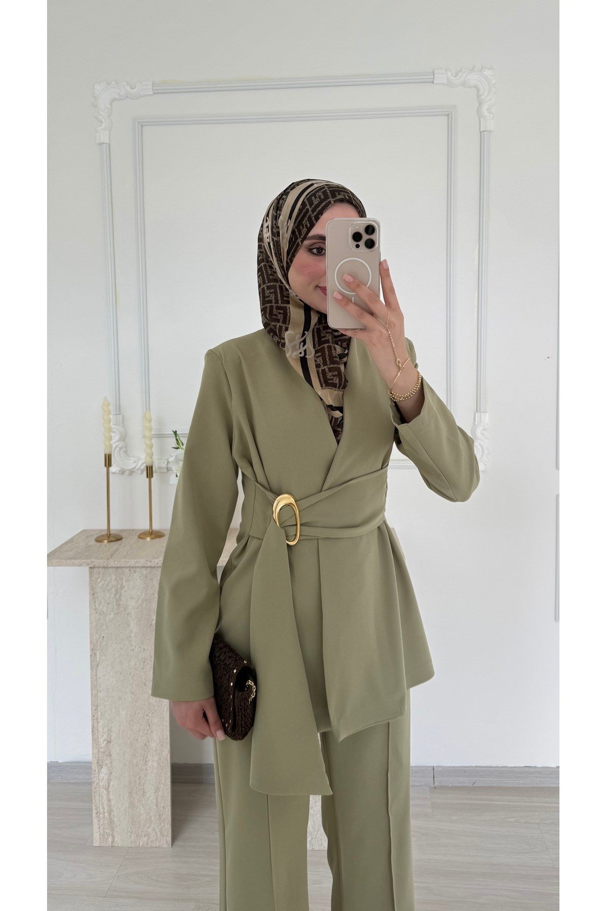 molly-nelly-kadin-spor-kemerli-sik-cek--4256-.jpg