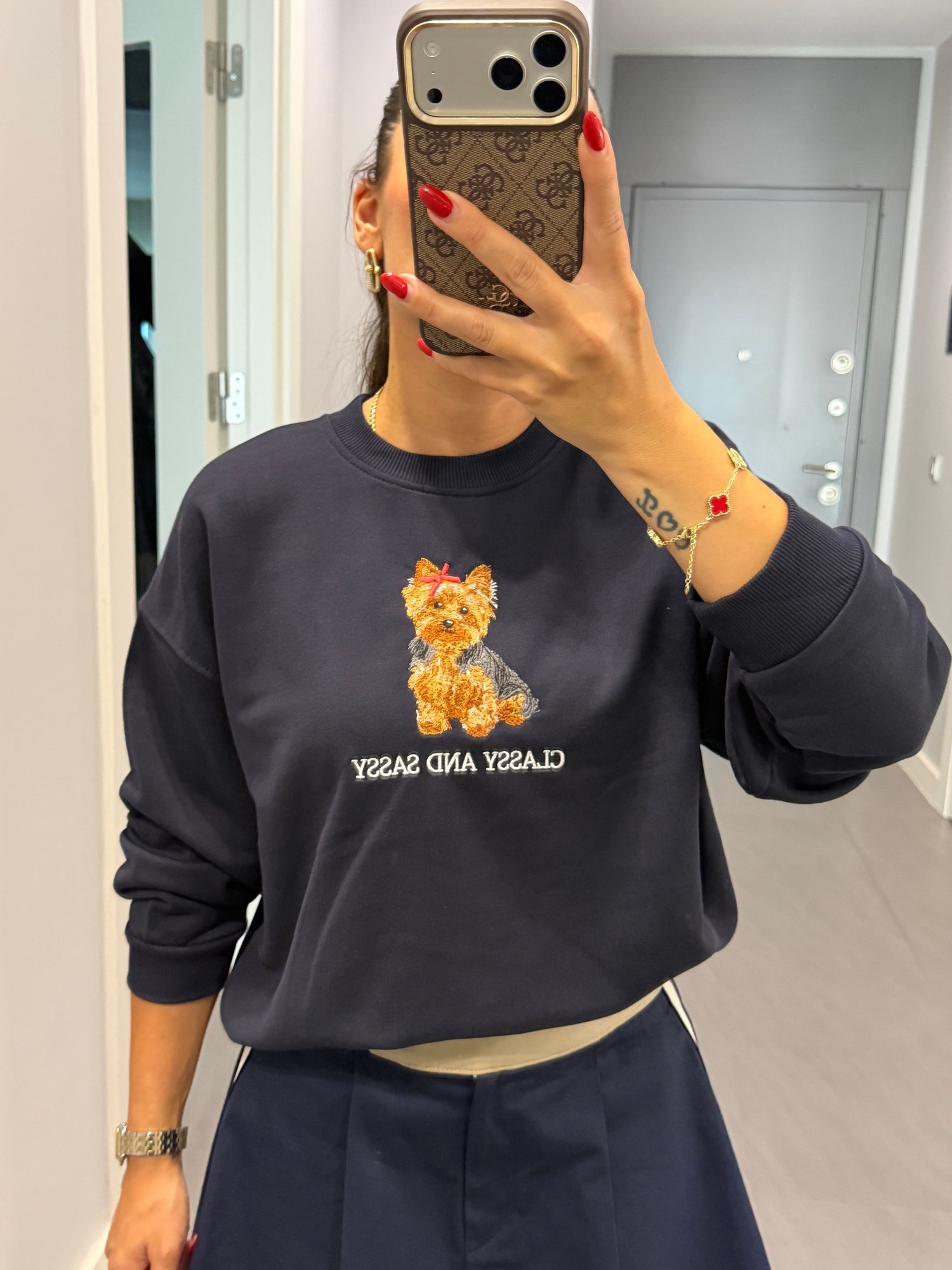 Nakış Detaylı Şardonsuz Sweatshirt