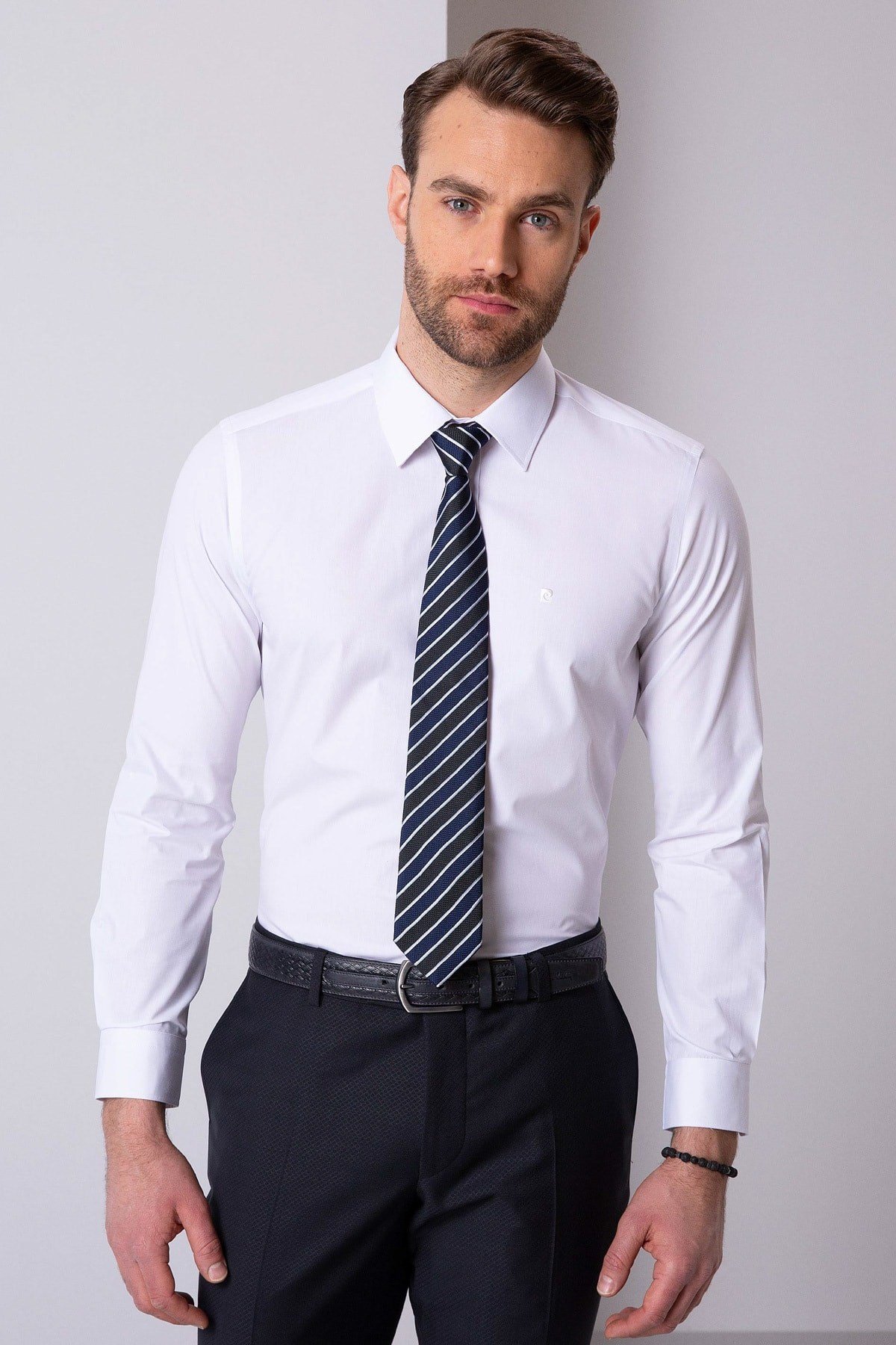 Beyaz Slim Fit Basic Gömlek