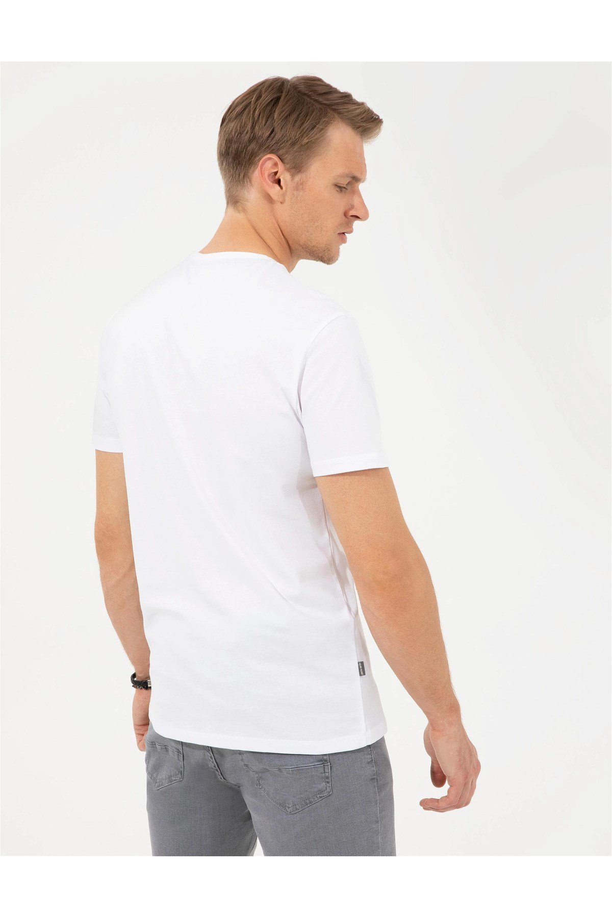 Beyaz Slim Fit Baskılı Bisiklet Yaka Tişört G021SZ011.000.1449896.VR013