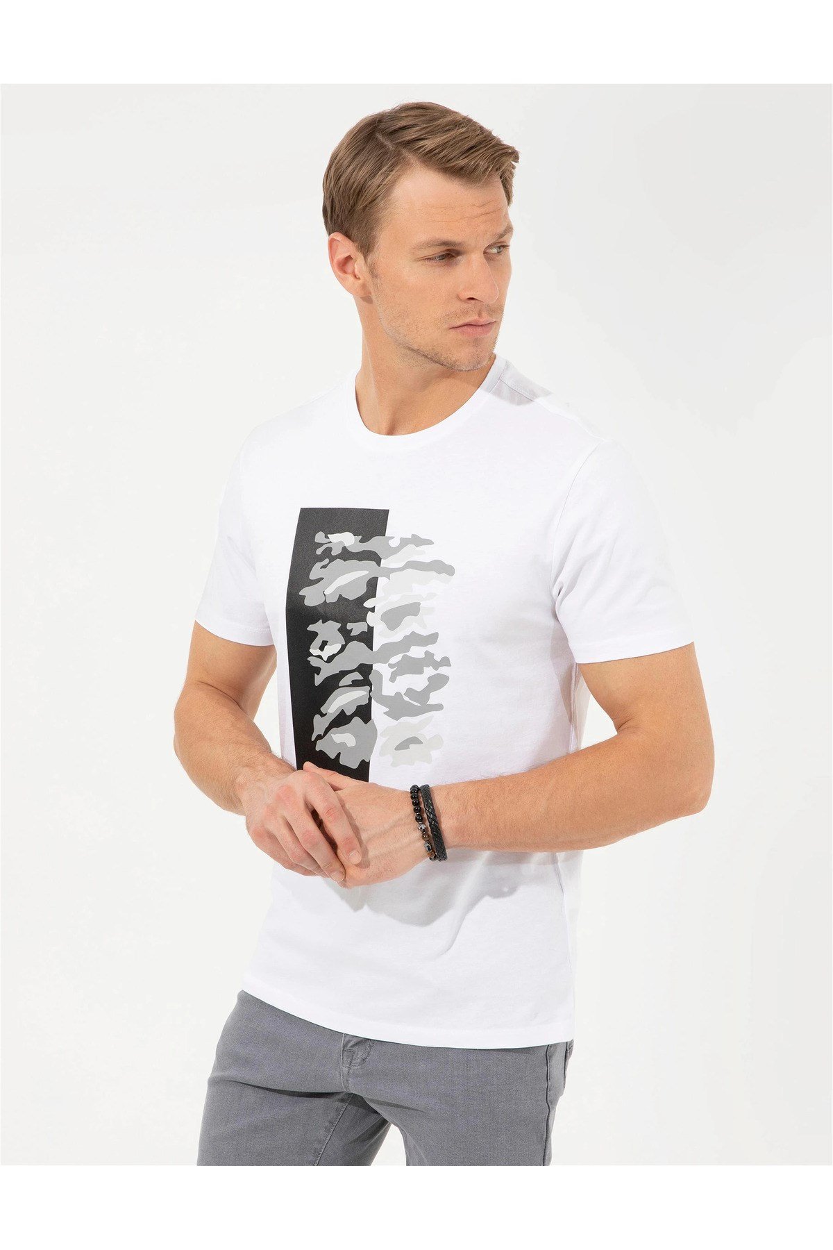 Beyaz Slim Fit Baskılı Bisiklet Yaka Tişört G021SZ011.000.1449896.VR013