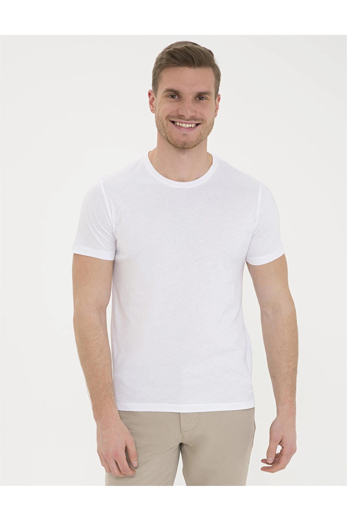 Beyaz Slim Fit Bisiklet Yaka Basic Tişört G021GL011.000.1201032.VR013