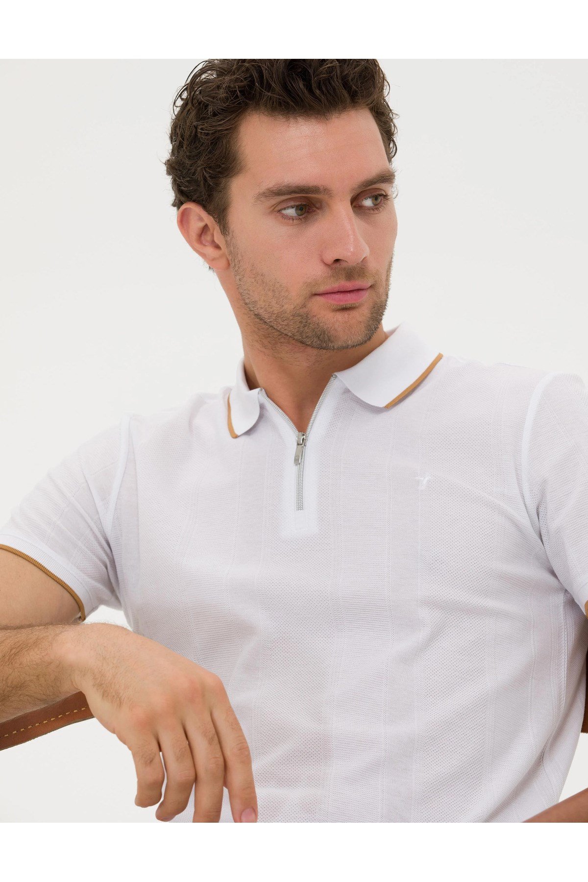 Beyaz Slim Fit T-Shirt G051SZ011.000.1592498.VR013
