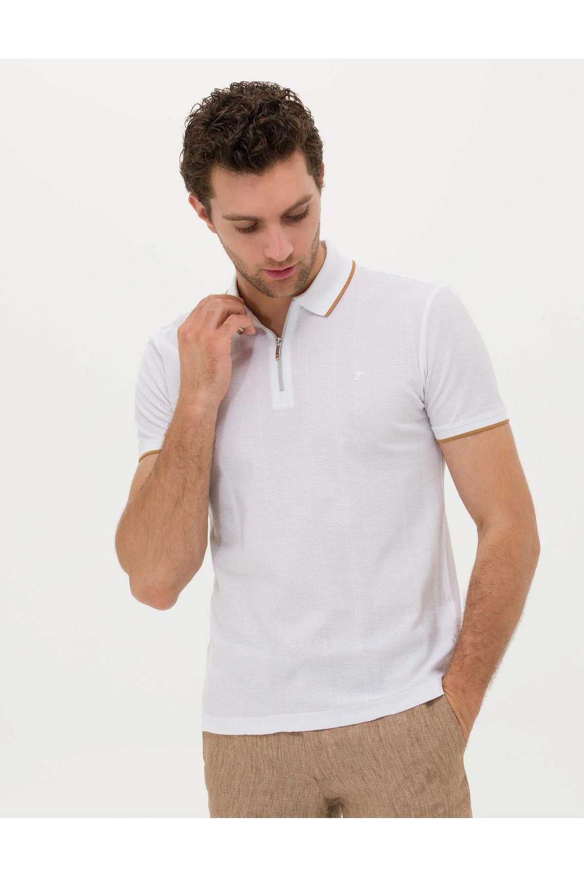 Beyaz Slim Fit T-Shirt G051SZ011.000.1592498.VR013