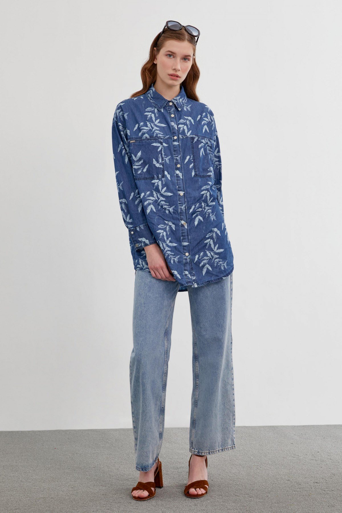Çiçek Desenli Denim Gömlek Mavi Gömlek 0080