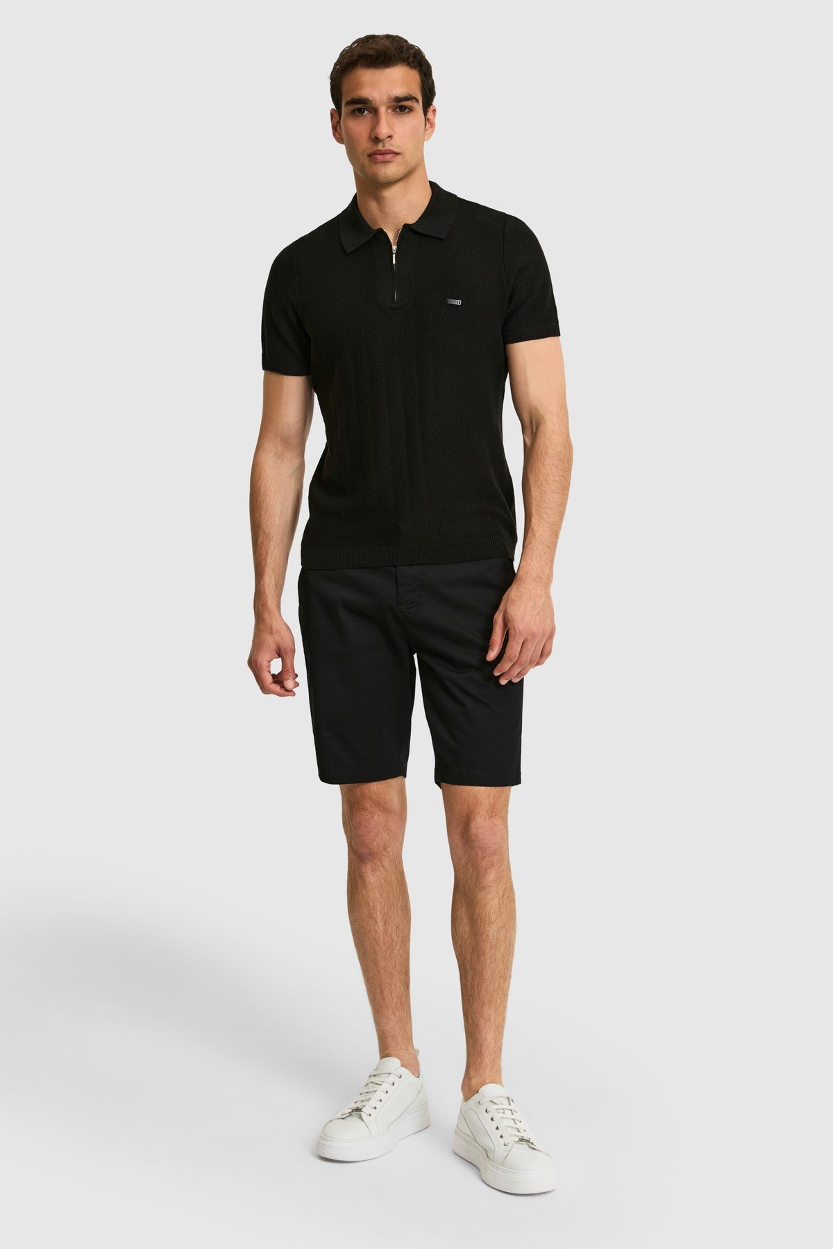 Erkek Regular Fit Polo Yaka Siyah Tişört 50320038-VR046