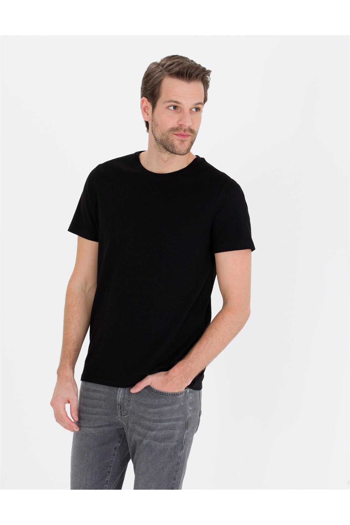 Erkek Slim Fit Basic Tişört G021SZ011.000.1613498.VR046