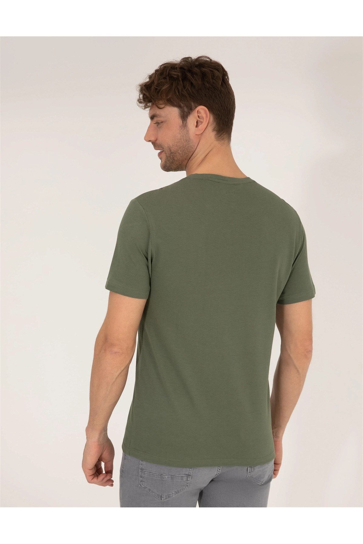 Erkek Slim Fit Basic Tişört G021SZ011.000.1613498.VR046