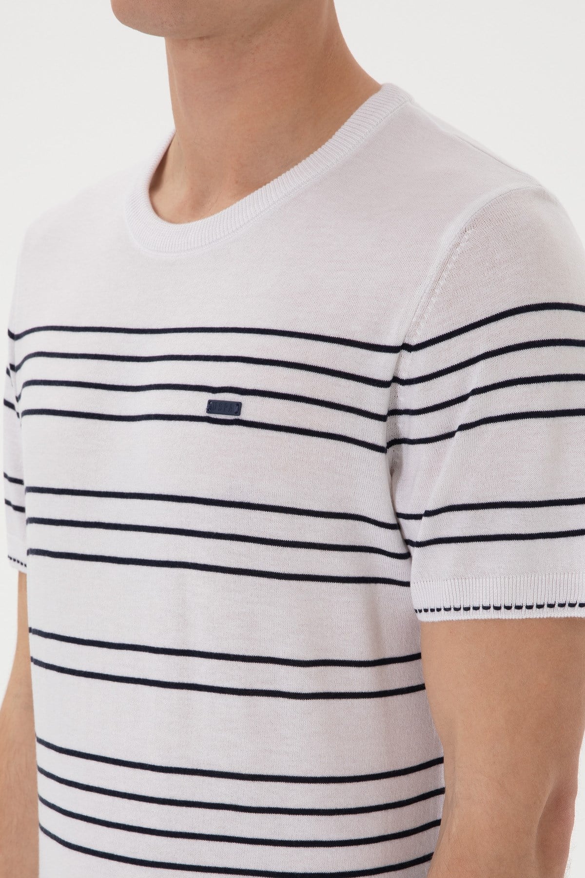 Erkek Slim Fit Bisiklet Yaka Beyaz Tişört 50299396-VR013