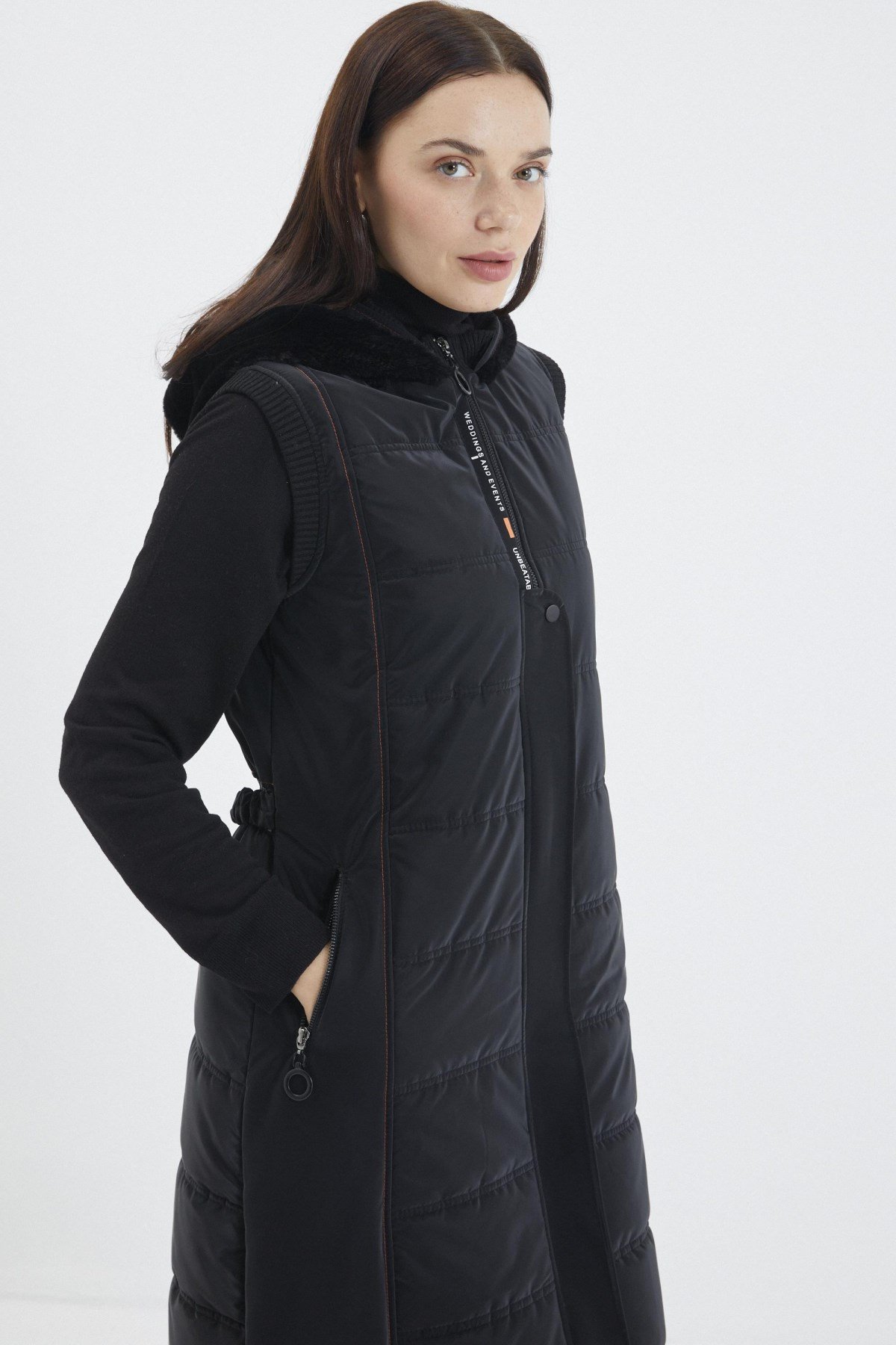 Kapüşonlu Uzun Siyah Yelek 0051