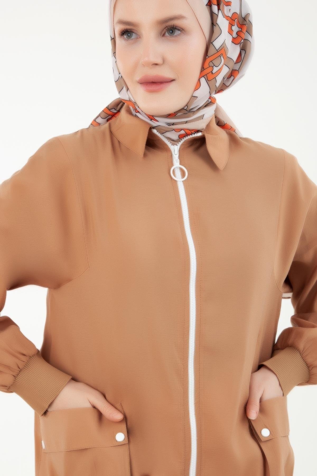 Kolları Ribanalı Önden Fermuarlı Cepli Giy Çık Camel 23YT527
