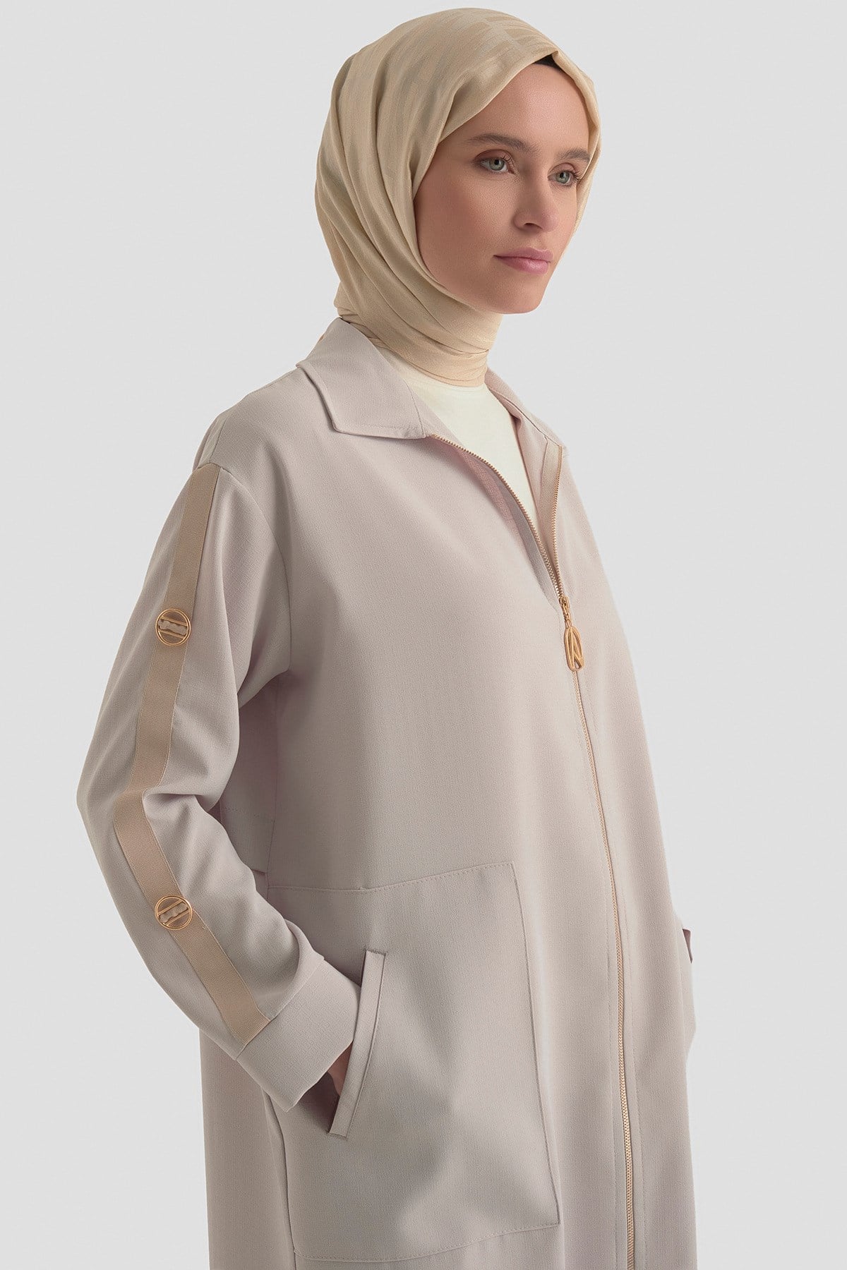 Kolları Şerit Detaylı Boydan Fermuarlı Allerli Giy Çık 26YT516