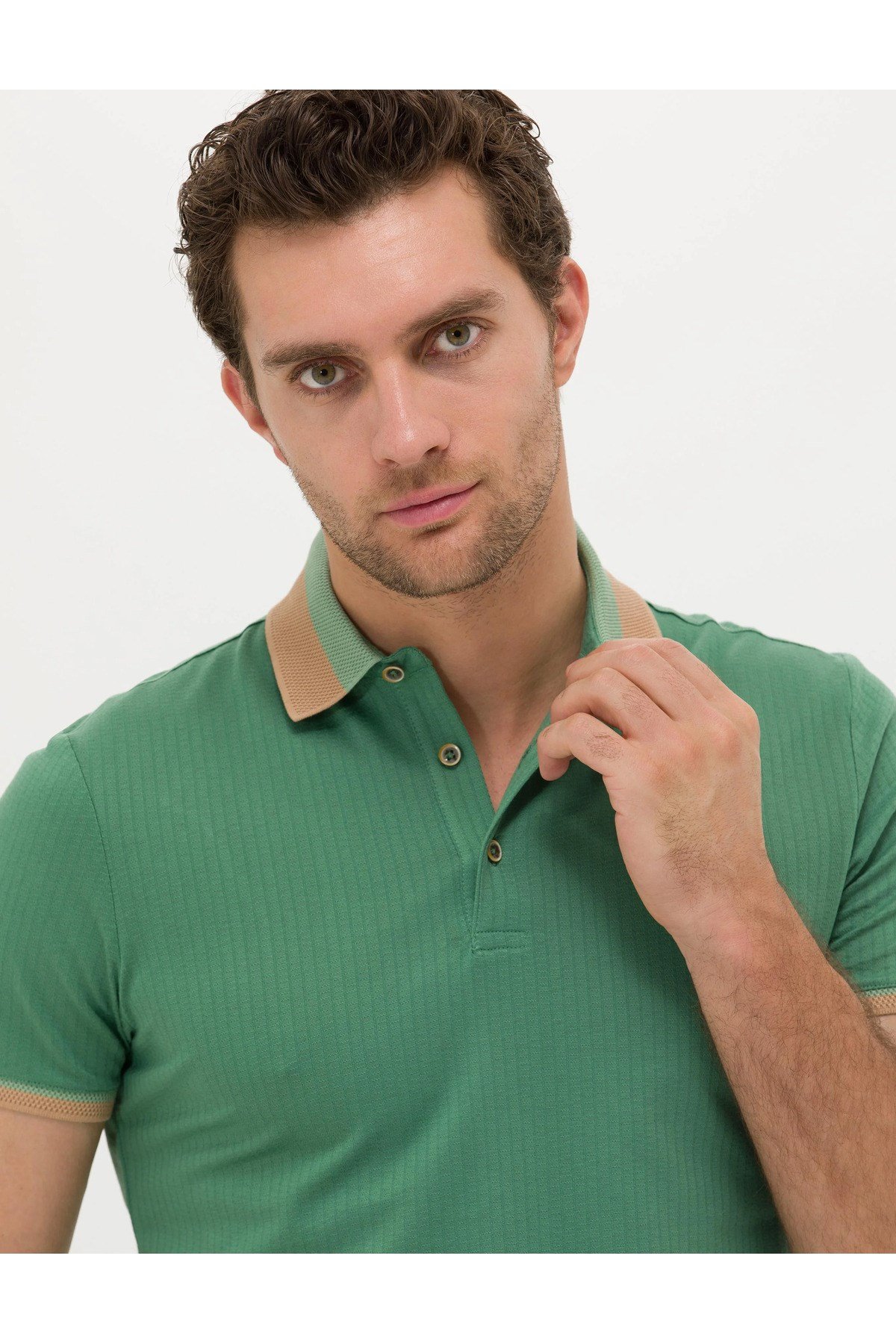 Koyu Bej Slim Fit T-Shirt G051SZ011.000.1614041.VR088