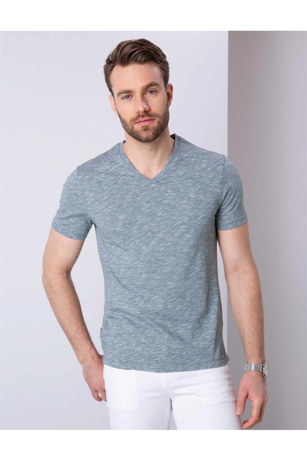 Koyu Yeşil Slim Fit V Yaka Tişört G021SZ011.000.743135.VR079