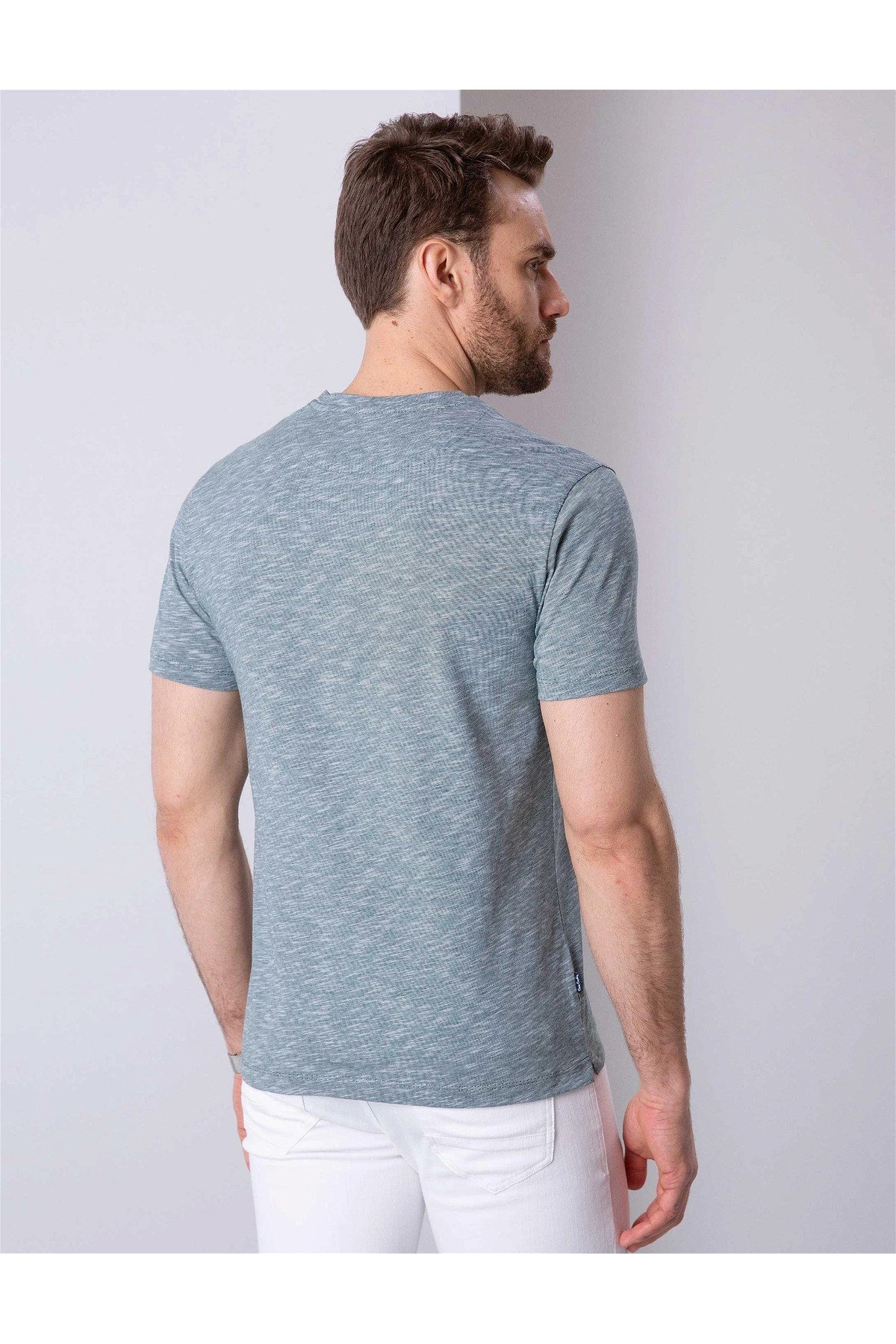 Koyu Yeşil Slim Fit V Yaka Tişört G021SZ011.000.743135.VR079