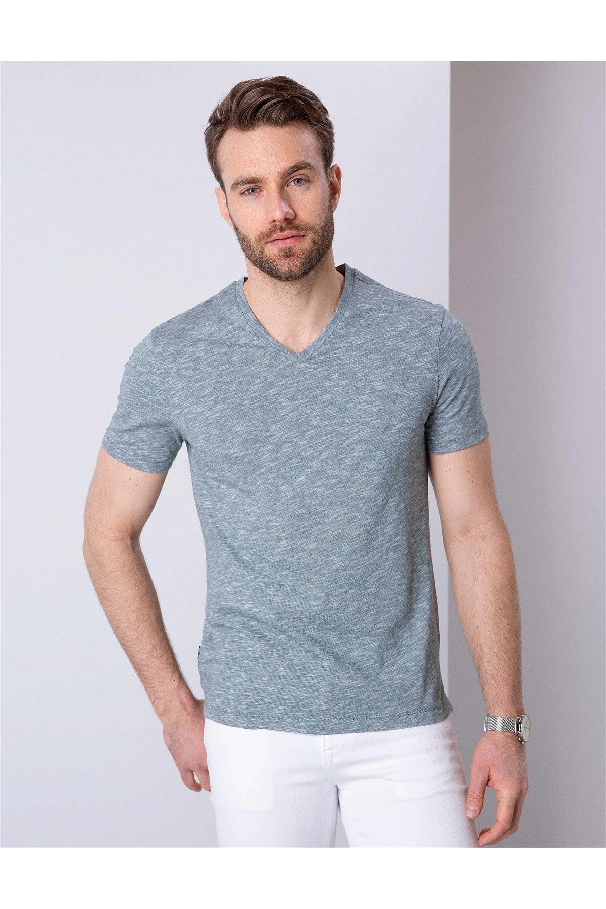 Koyu Yeşil Slim Fit V Yaka Tişört G021SZ011.000.743135.VR079