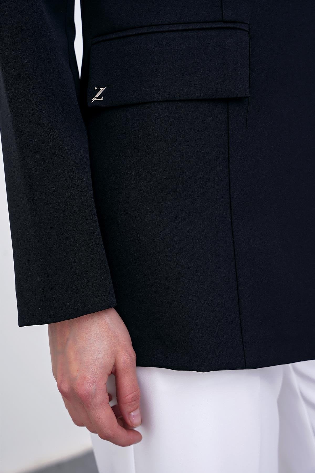 Kruvaze Yaka Tek Düğmeli Blazer Siyah Ceket 0070