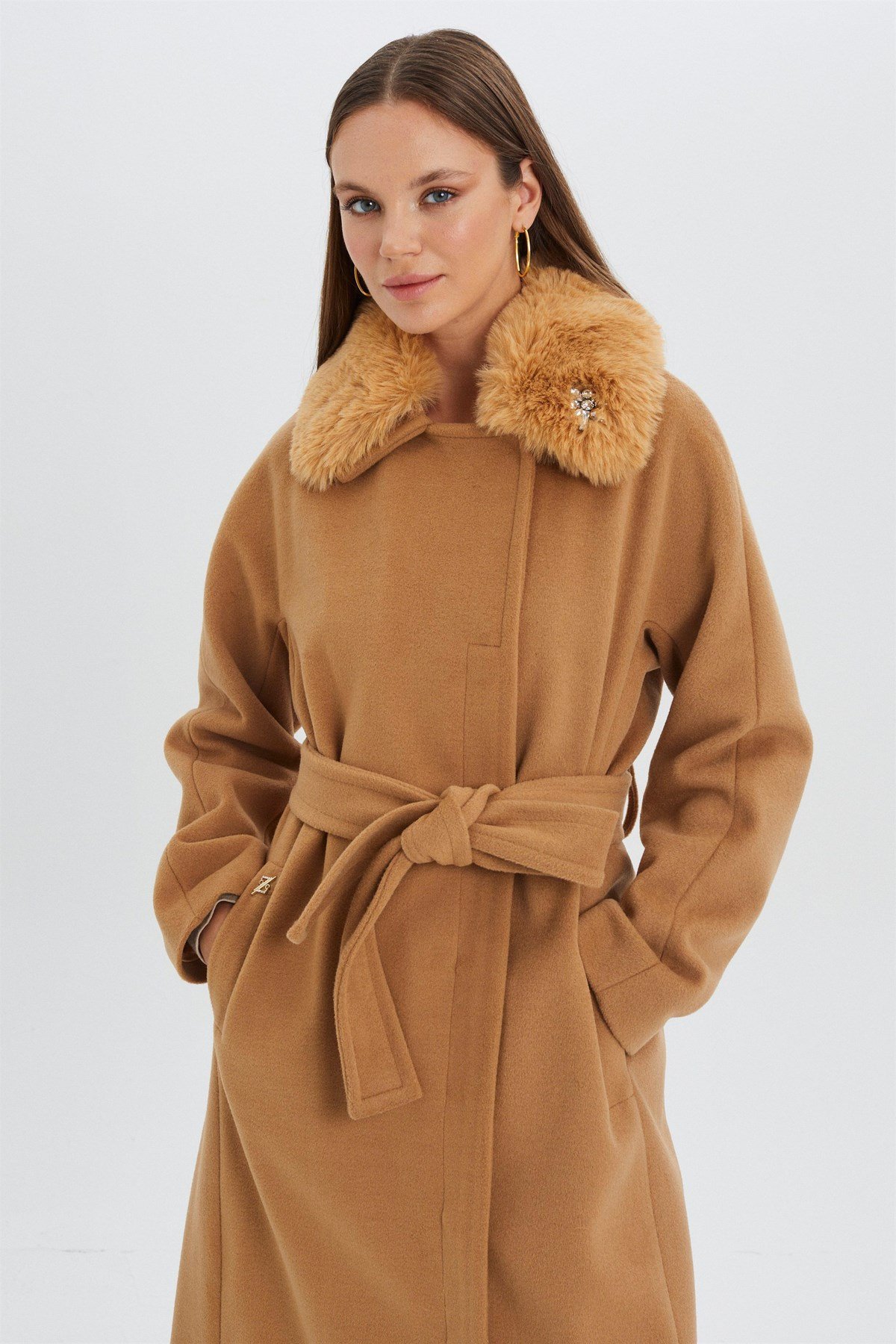 Kürk Yaka Bel Kuşaklı Camel Kaban