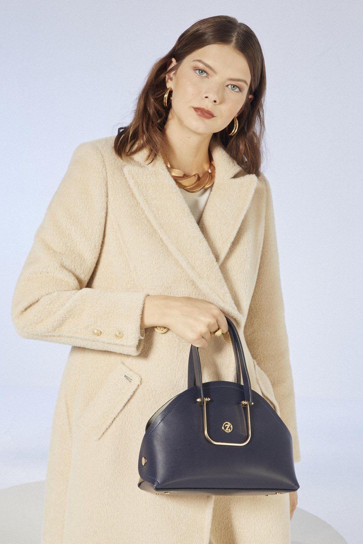 Metal Saplı Deri Lacivert Çanta 0316