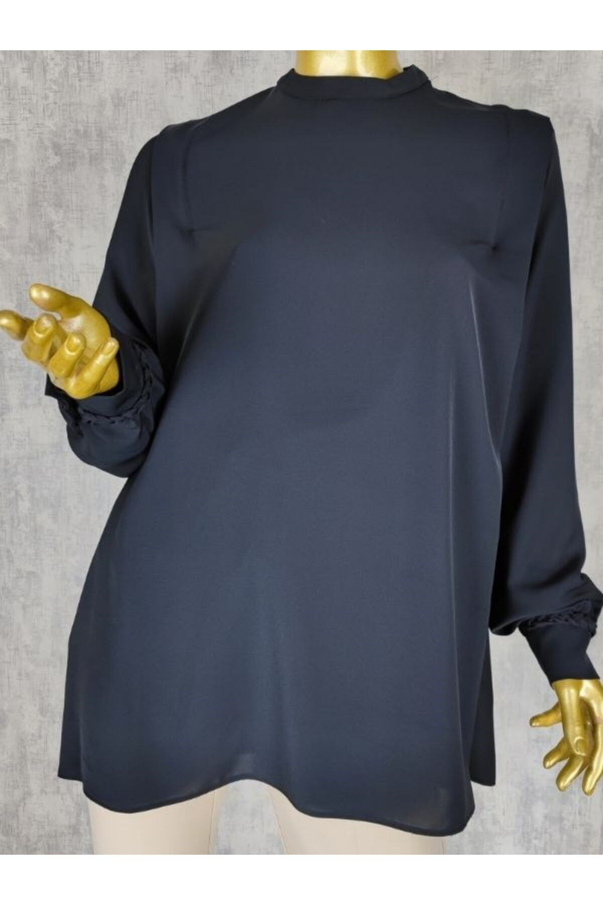 Omzu Pileli Bluz Siyah