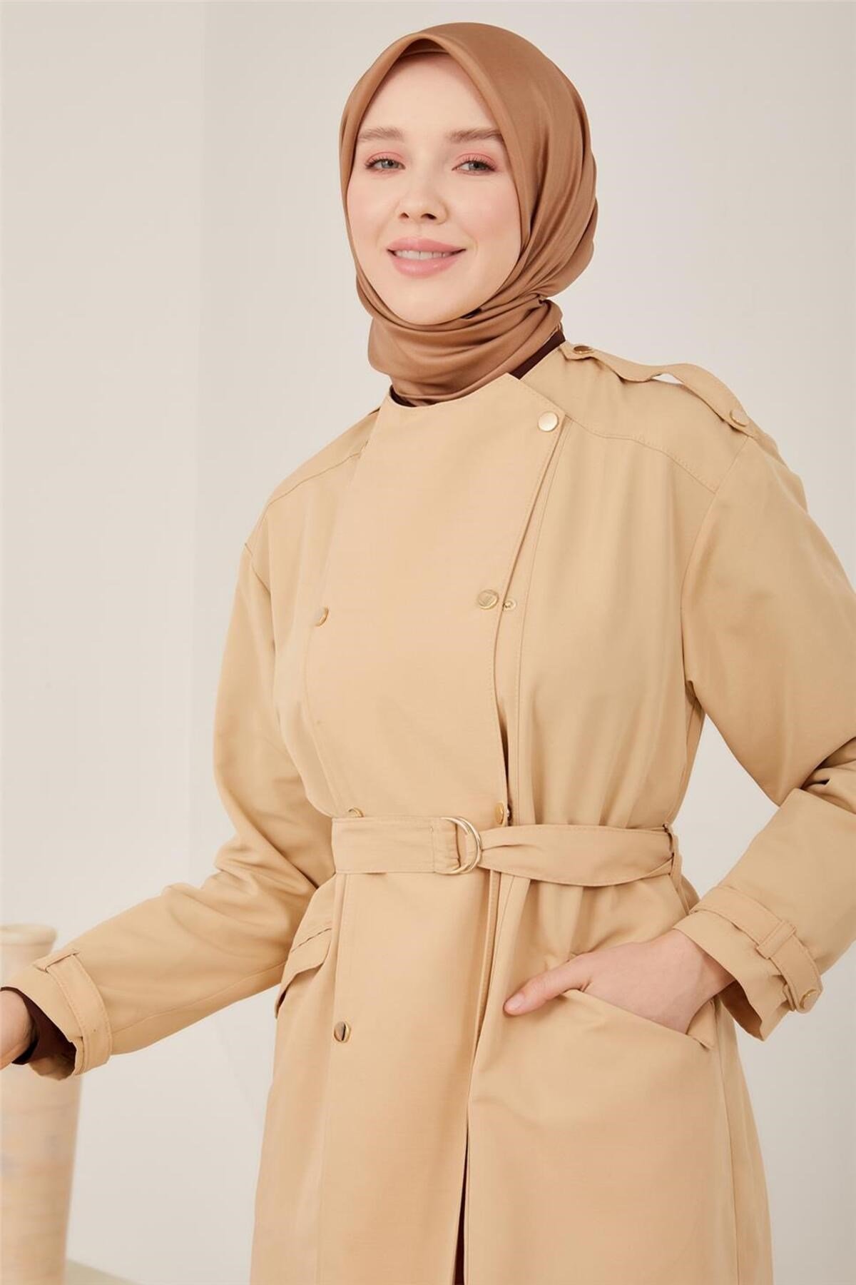 Parlak Çıtçıtlı Kruvaze Kap 23y7010 Bej