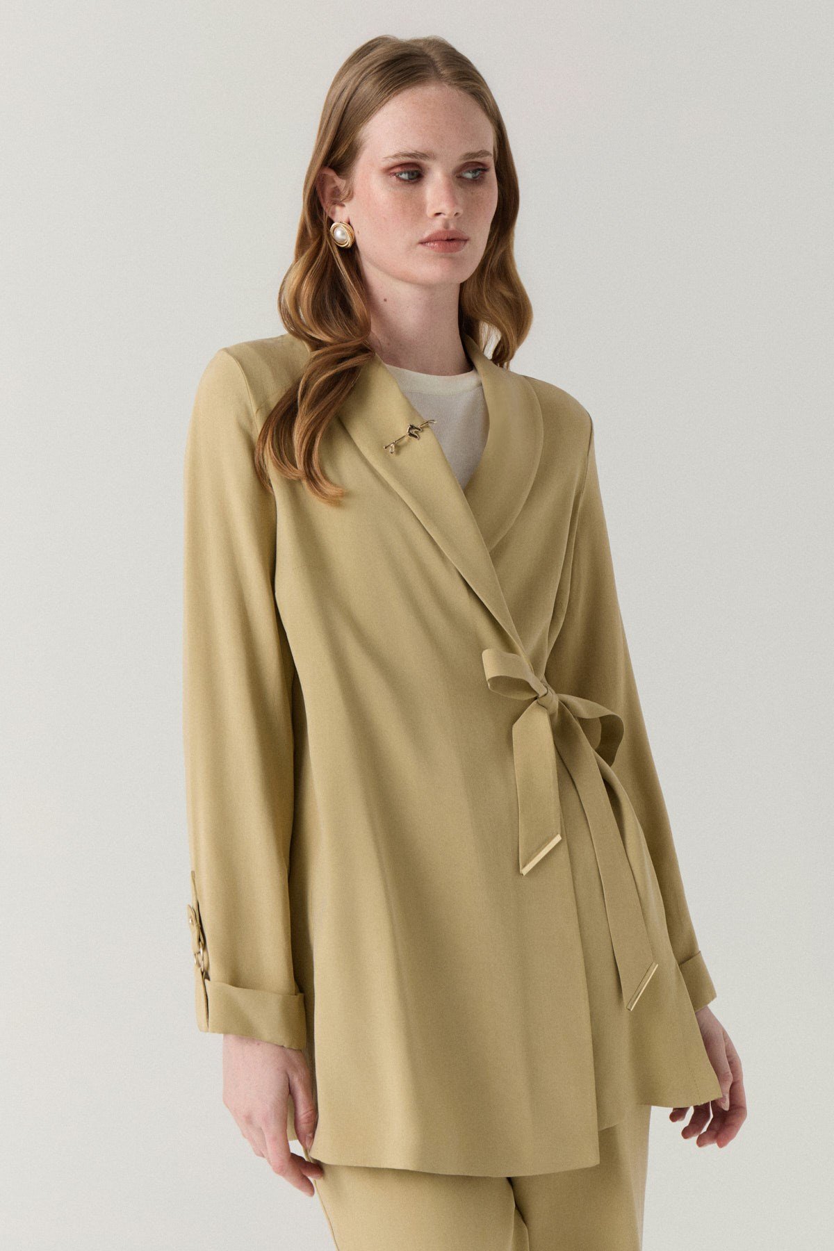 Şal Yaka Bağlama Detaylı Bej Takım 1744