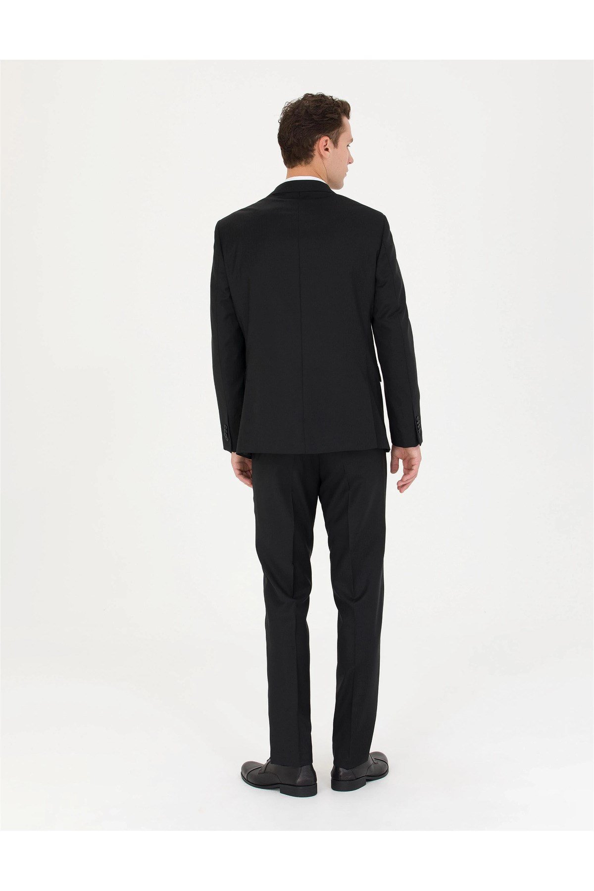 Siyah Klasik Takım Elbise