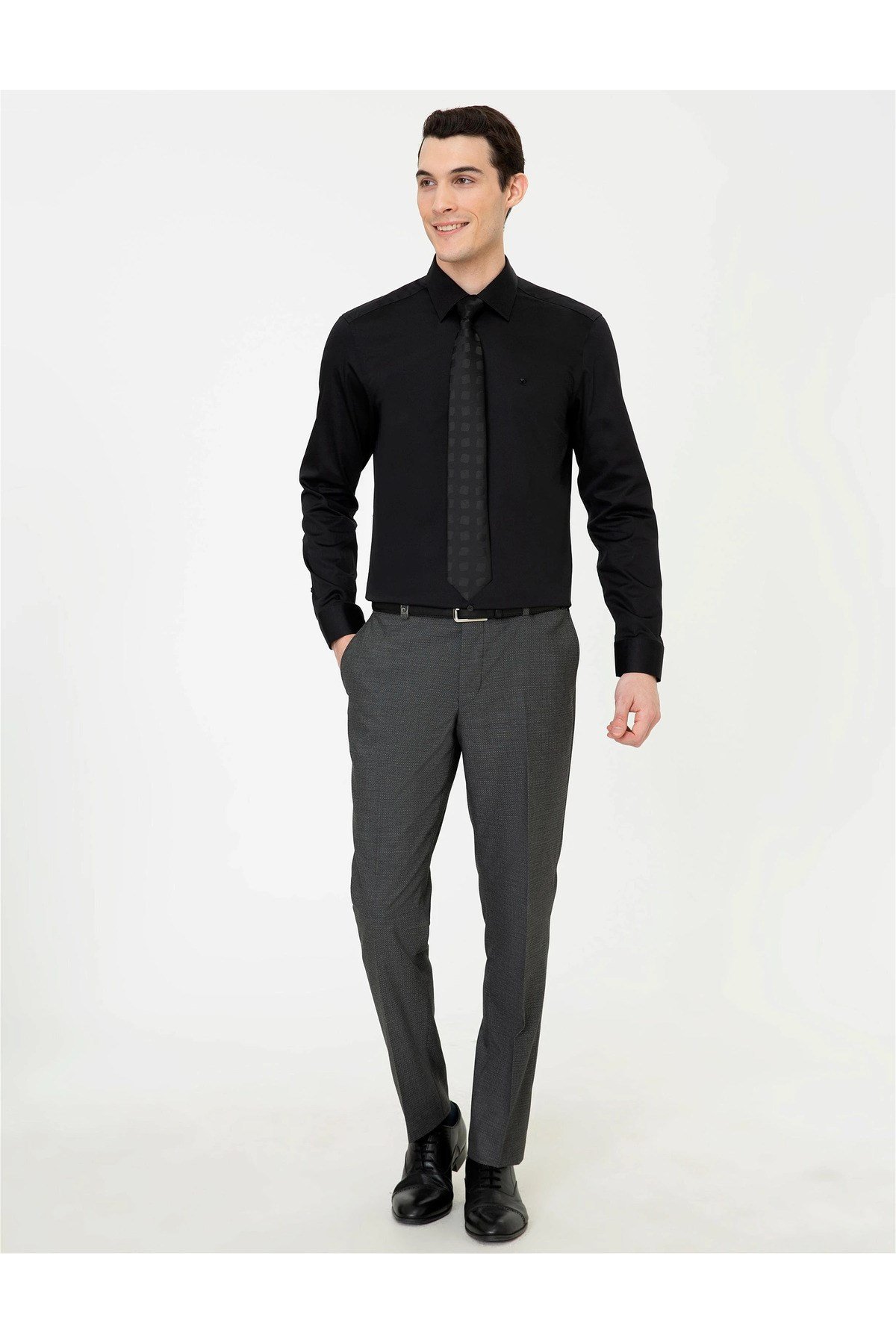 Siyah Slim Fit Uzun Kollu Klasik Gömlek G021SZ004.000.1408891.VR046